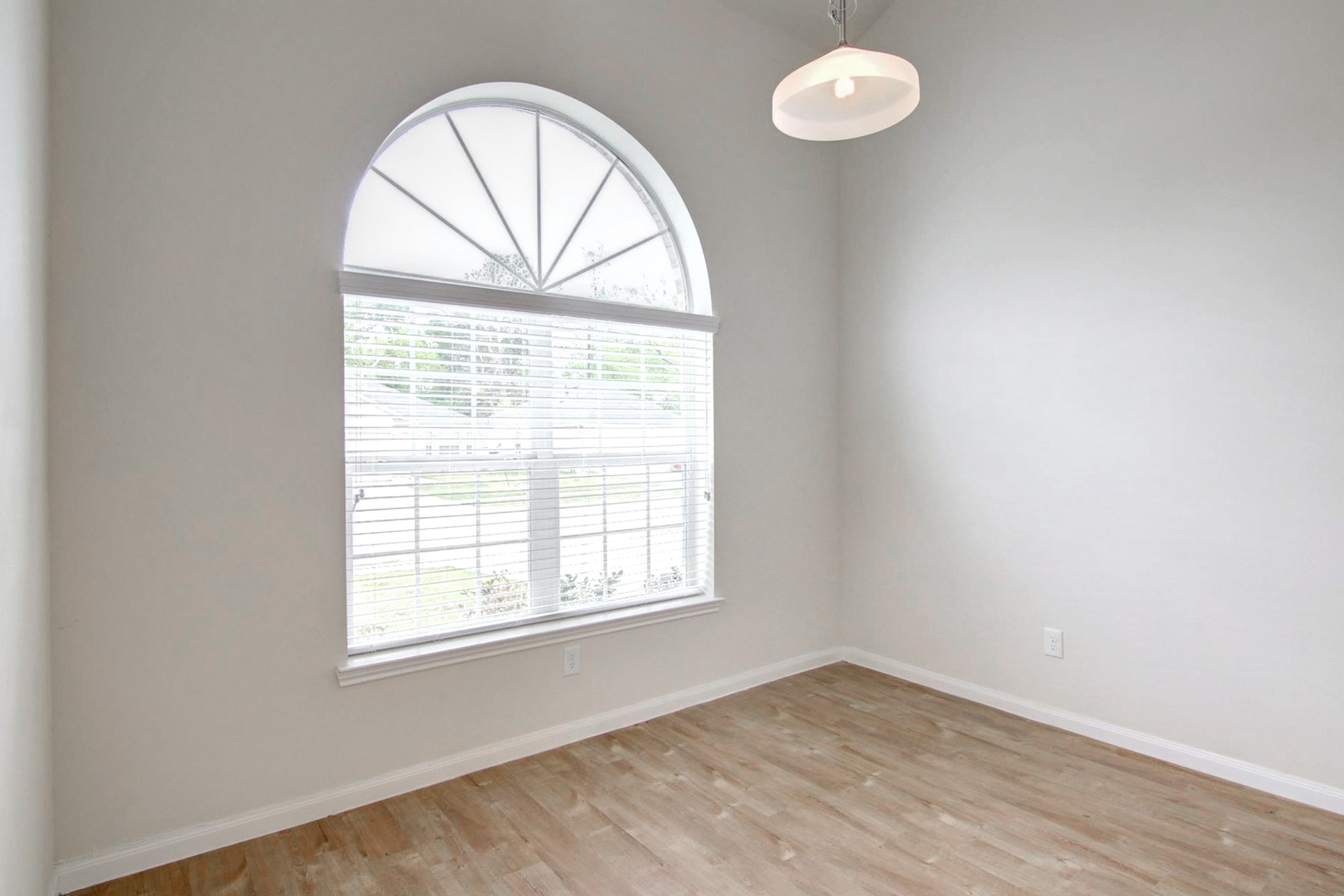 21614 N Werrington Way Property Photo 6
