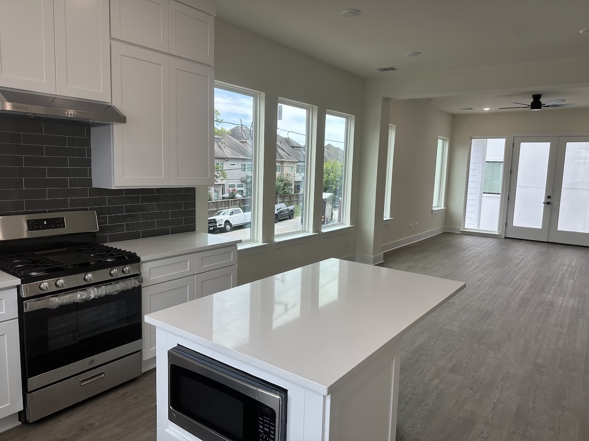 8702 Vadecha Drive Property Photo 1