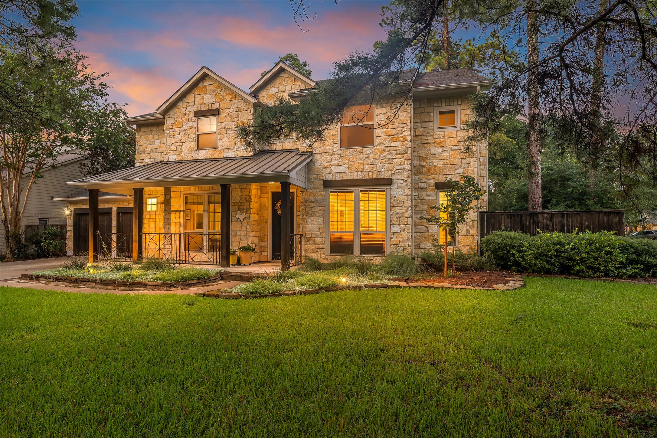 2 Glistening Pond Place Property Photo 1