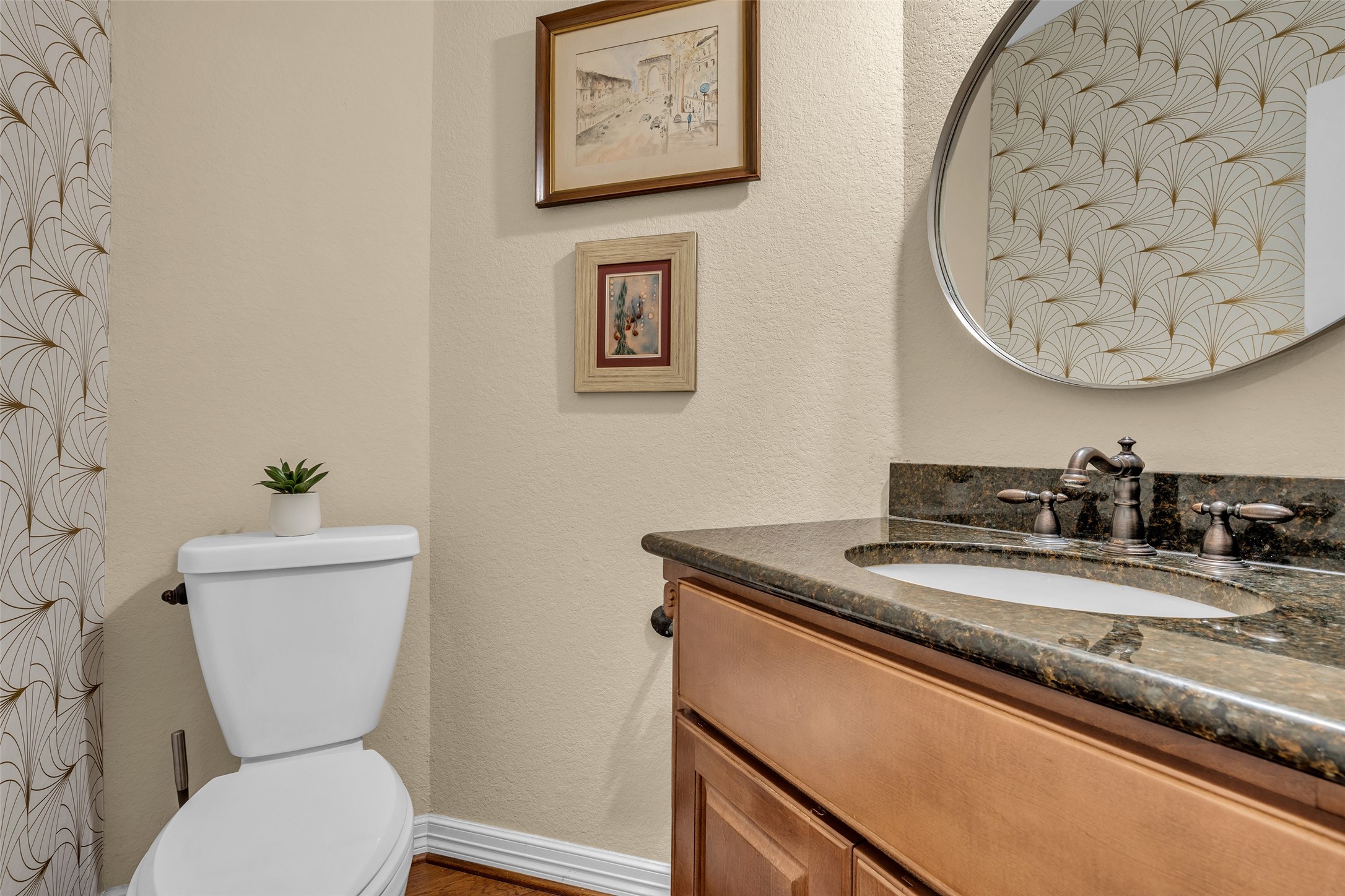 2 Glistening Pond Place Property Photo 11