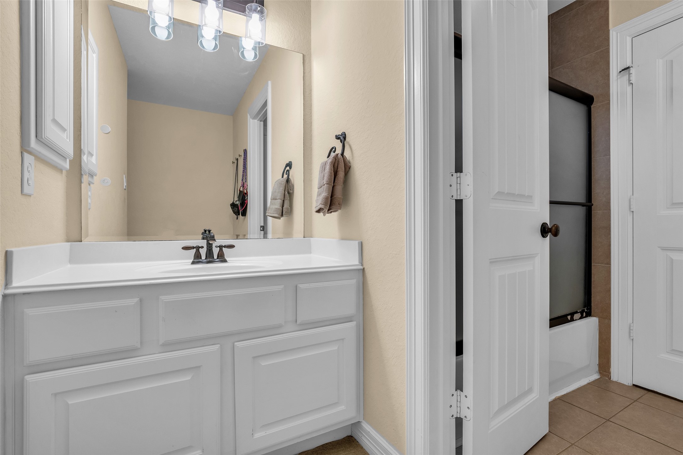 2 Glistening Pond Place Property Photo 15