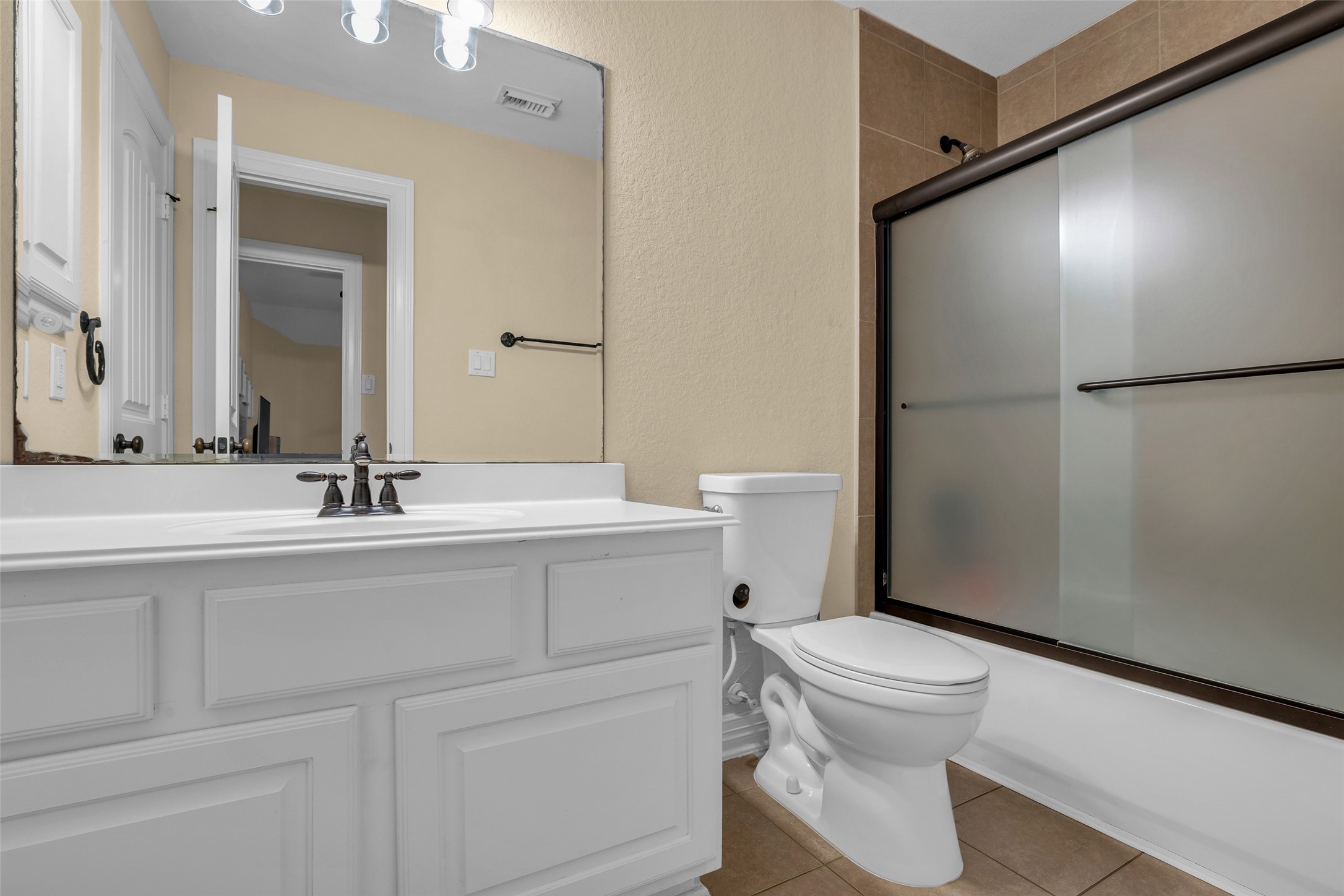 2 Glistening Pond Place Property Photo 18