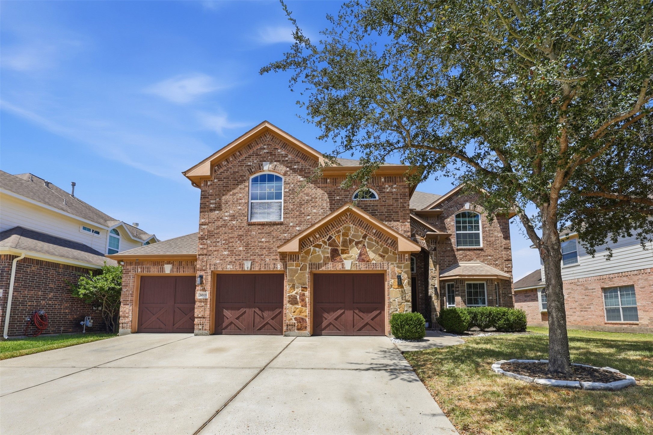 3019 Schumann Oaks Drive Property Photo 2