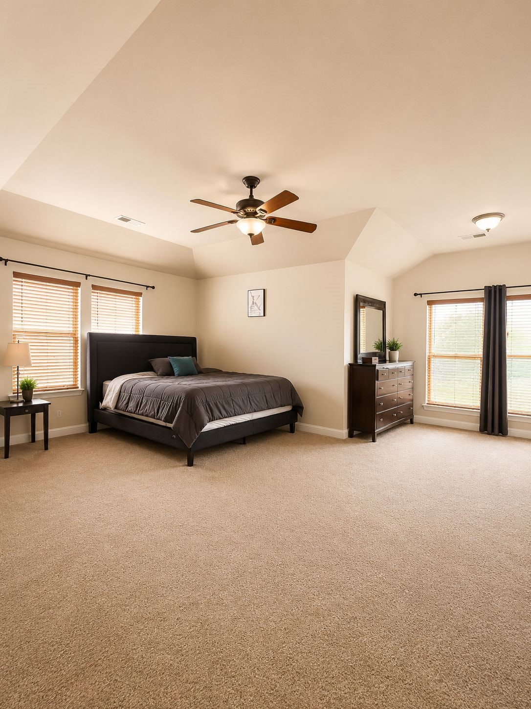 14930 Tuttle Point Drive Property Photo 10