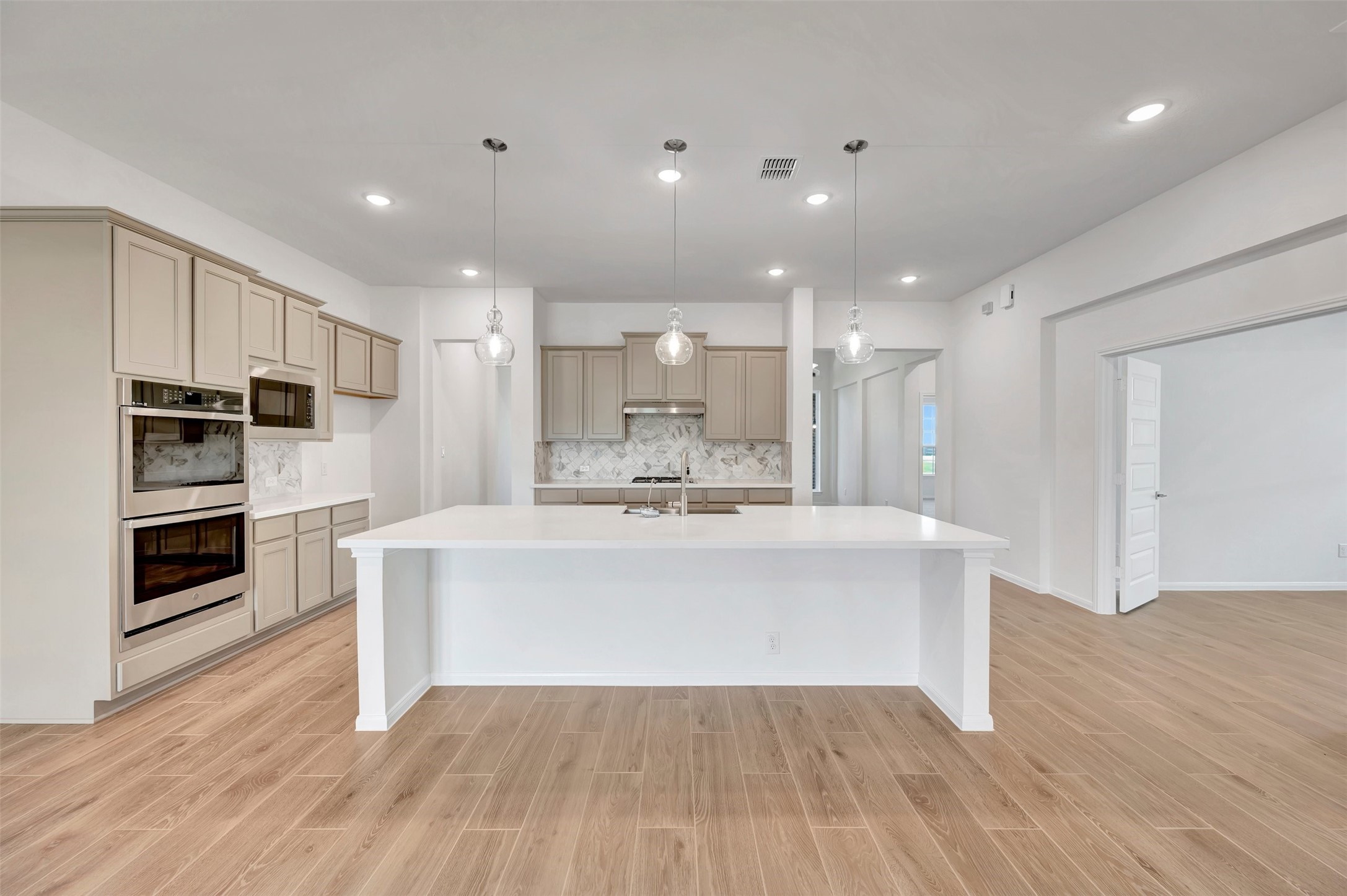 6711 Allens Landing Property Photo 8