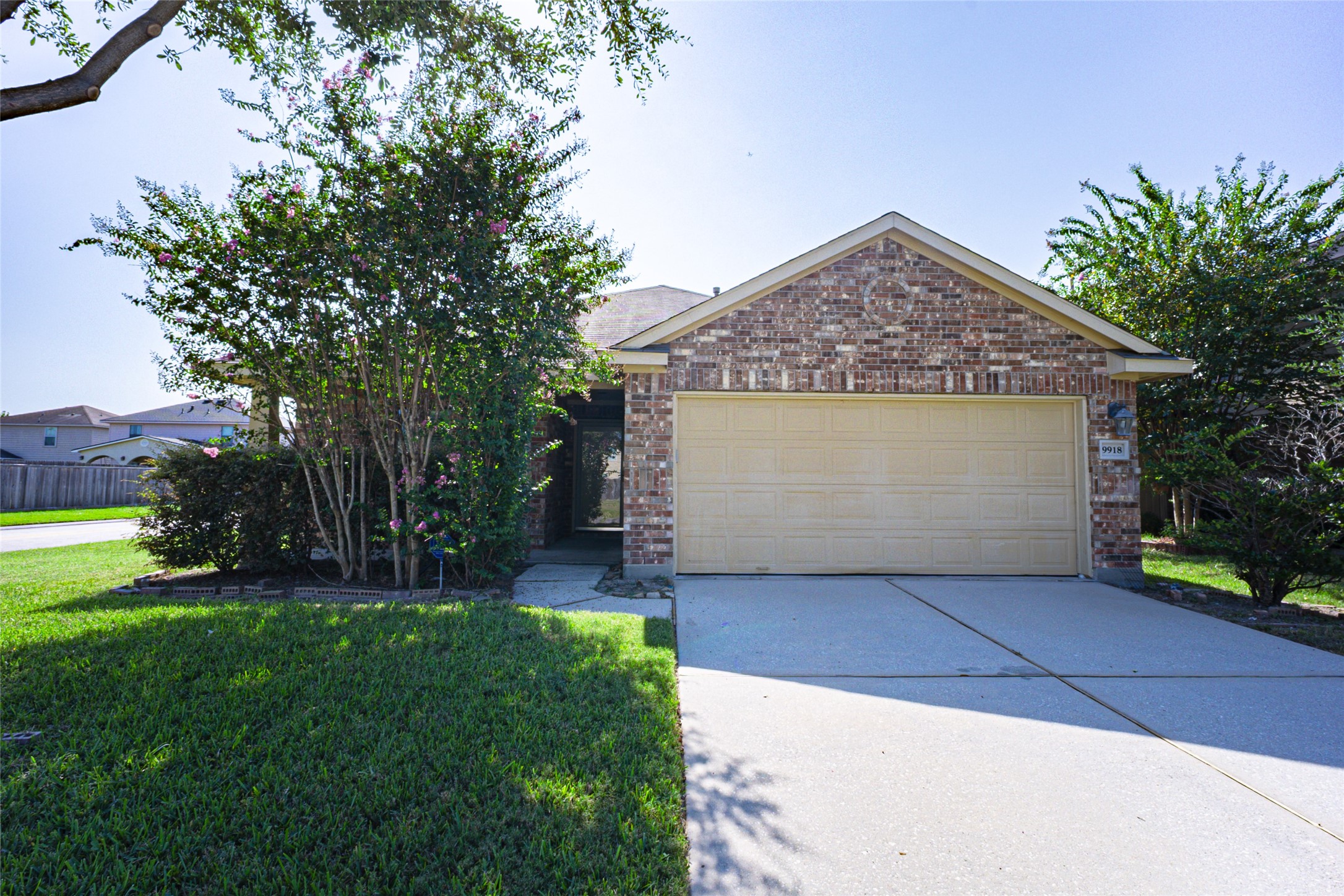 9918 Hideaway Bend Lane Property Photo 1