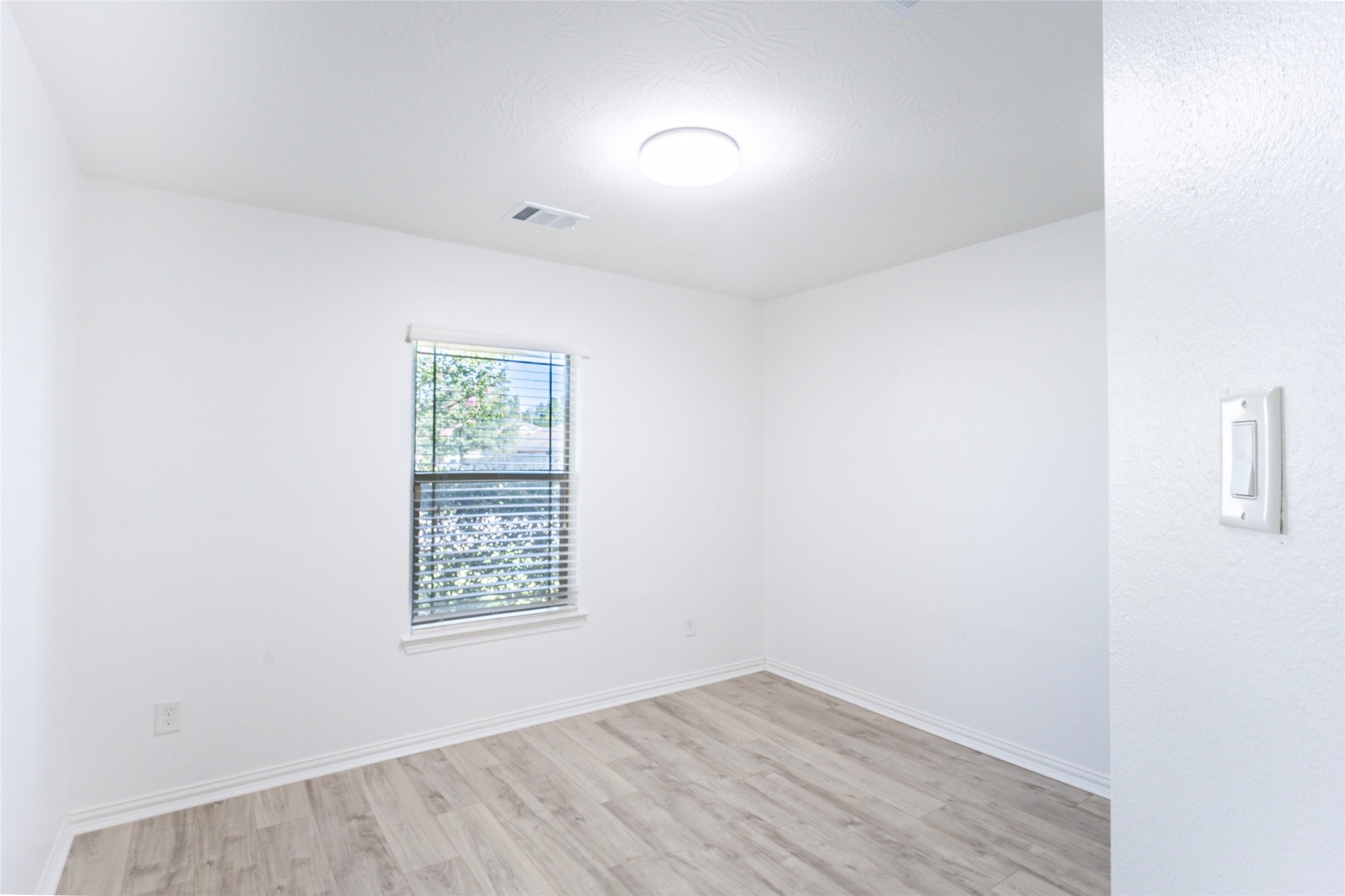 9918 Hideaway Bend Lane Property Photo 13