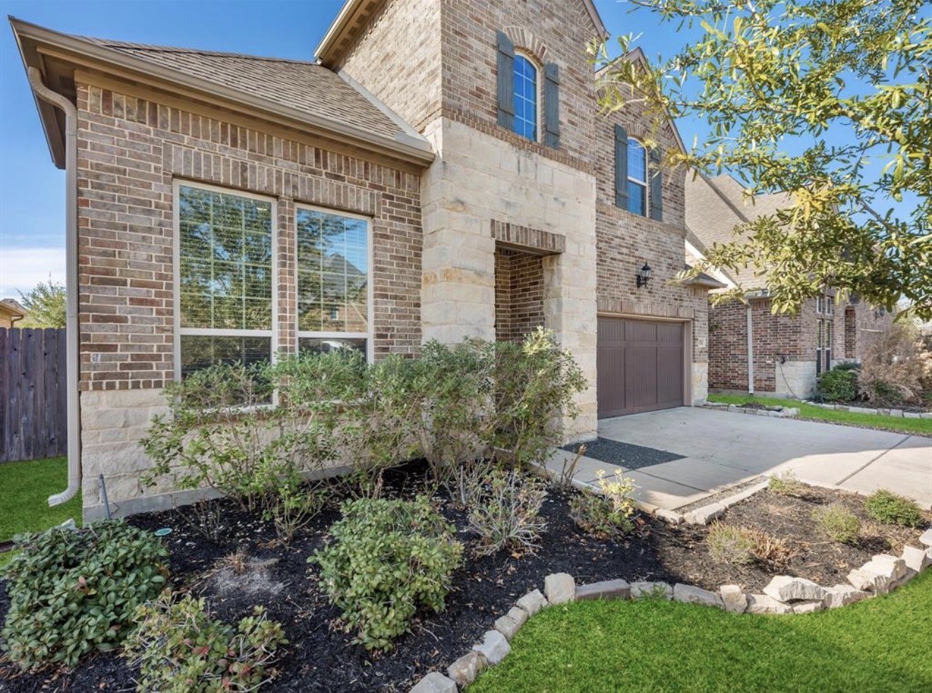 2024 Arrowood Glen Drive Property Photo 3