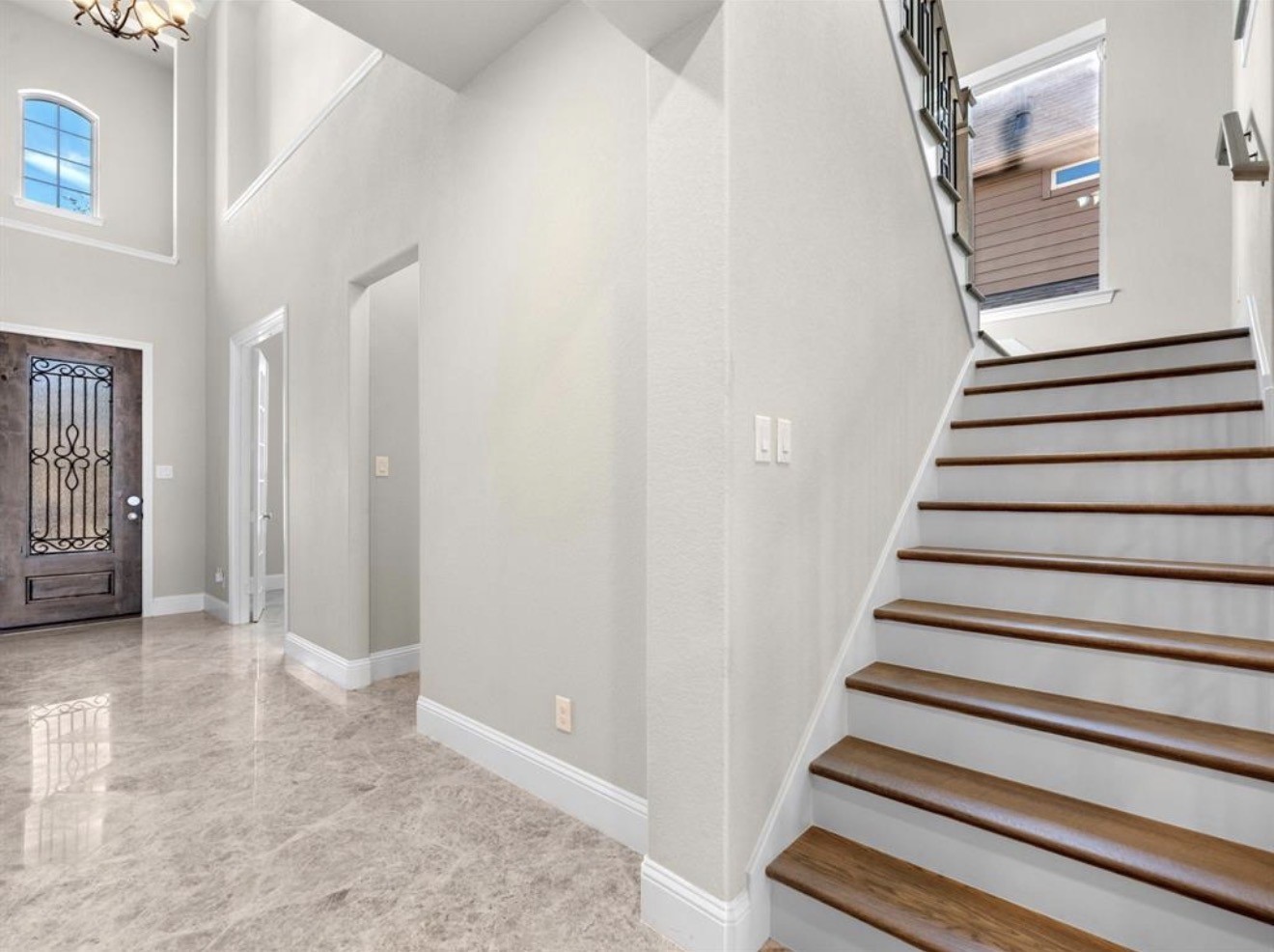 2024 Arrowood Glen Drive Property Photo 5