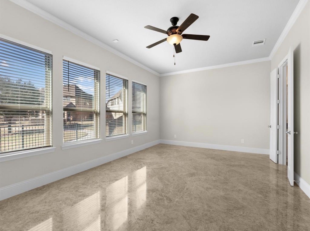 2024 Arrowood Glen Drive Property Photo 14