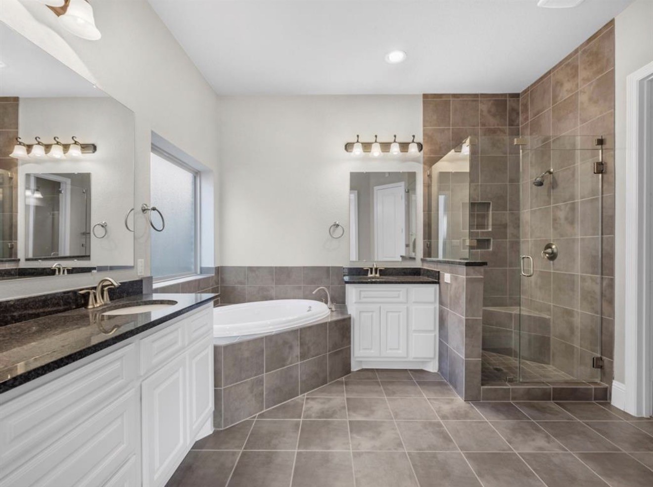 2024 Arrowood Glen Drive Property Photo 15