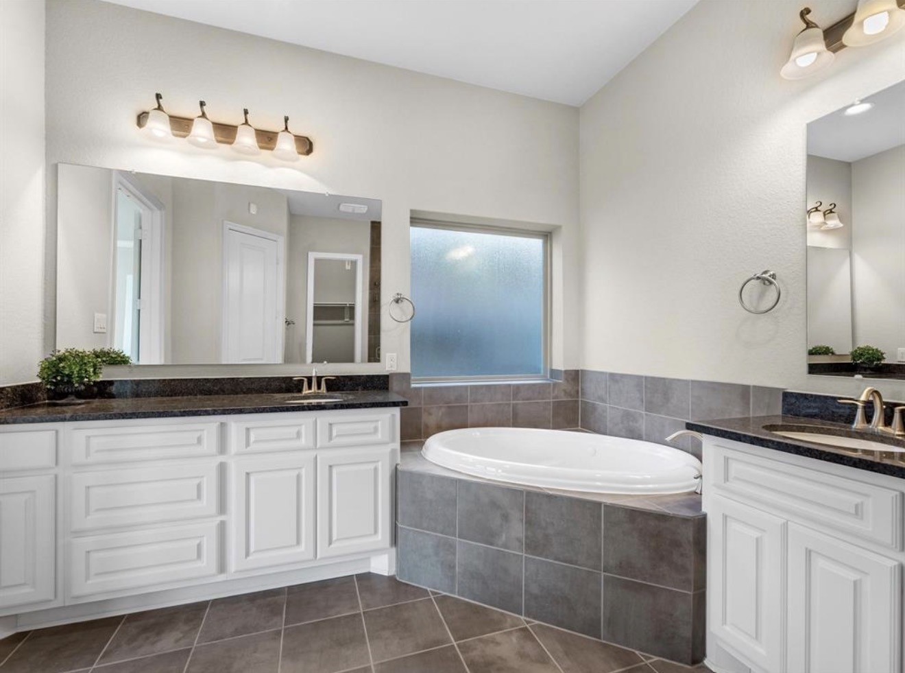 2024 Arrowood Glen Drive Property Photo 16