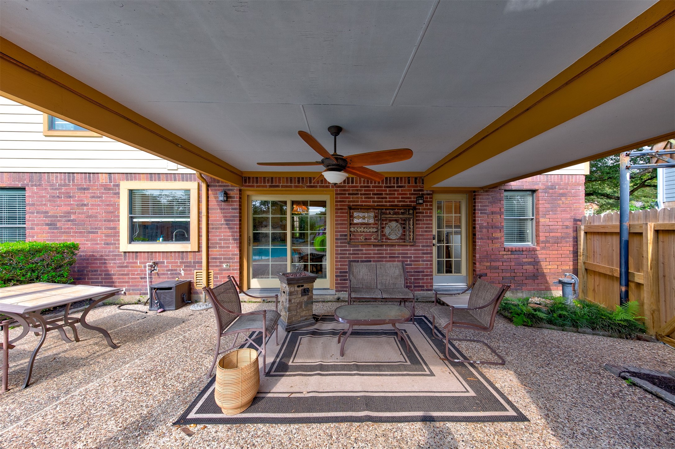 113 Coral Bay Drive Property Photo 4