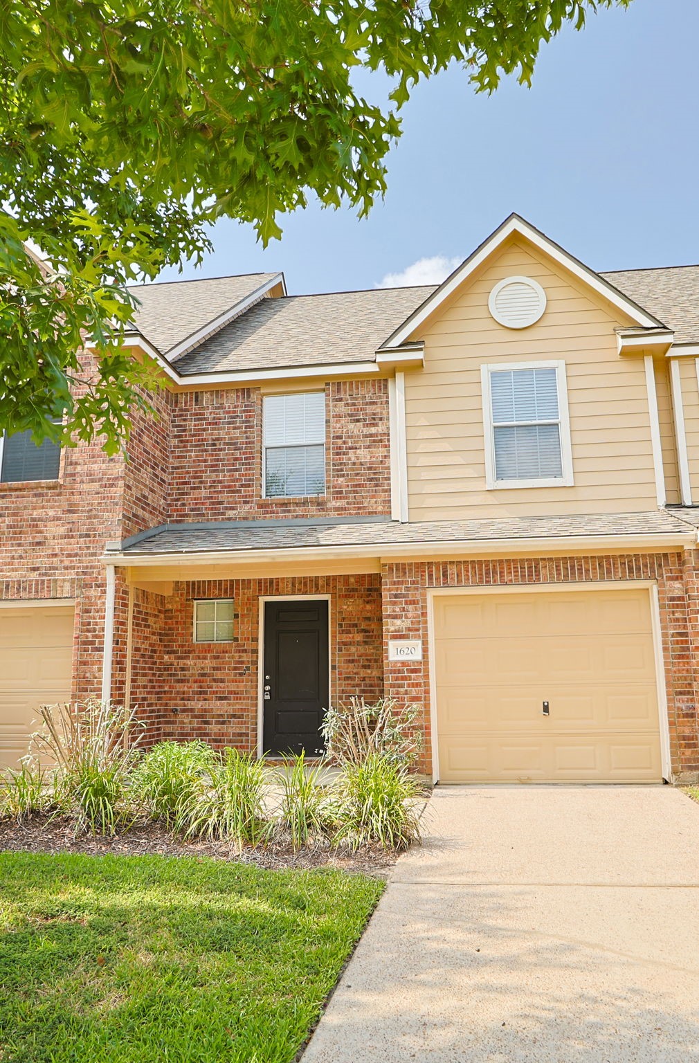 1620 Grable Cove Lane Property Photo 1