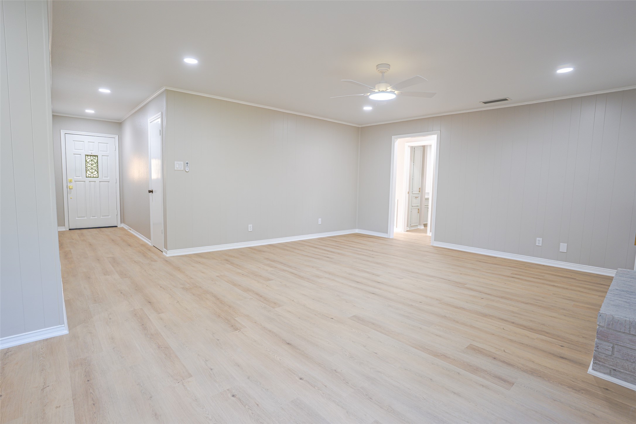 1601 Westwind Dr Property Photo 14