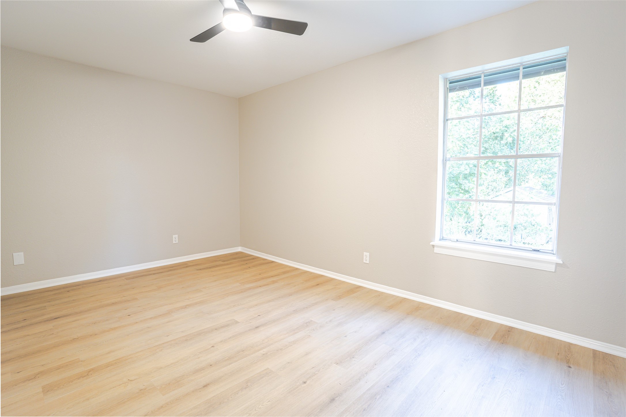 1601 Westwind Dr Property Photo 15