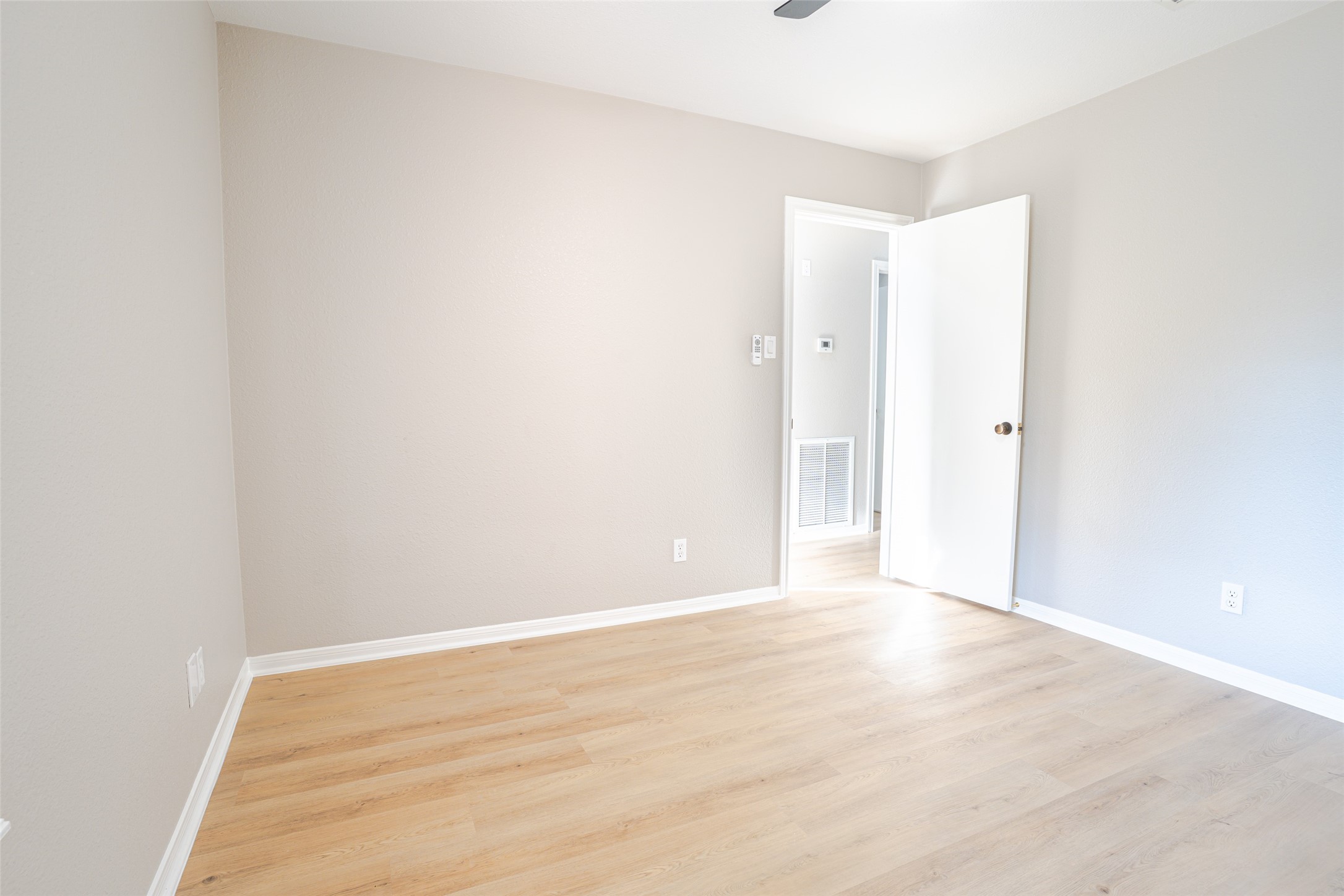 1601 Westwind Dr Property Photo 20