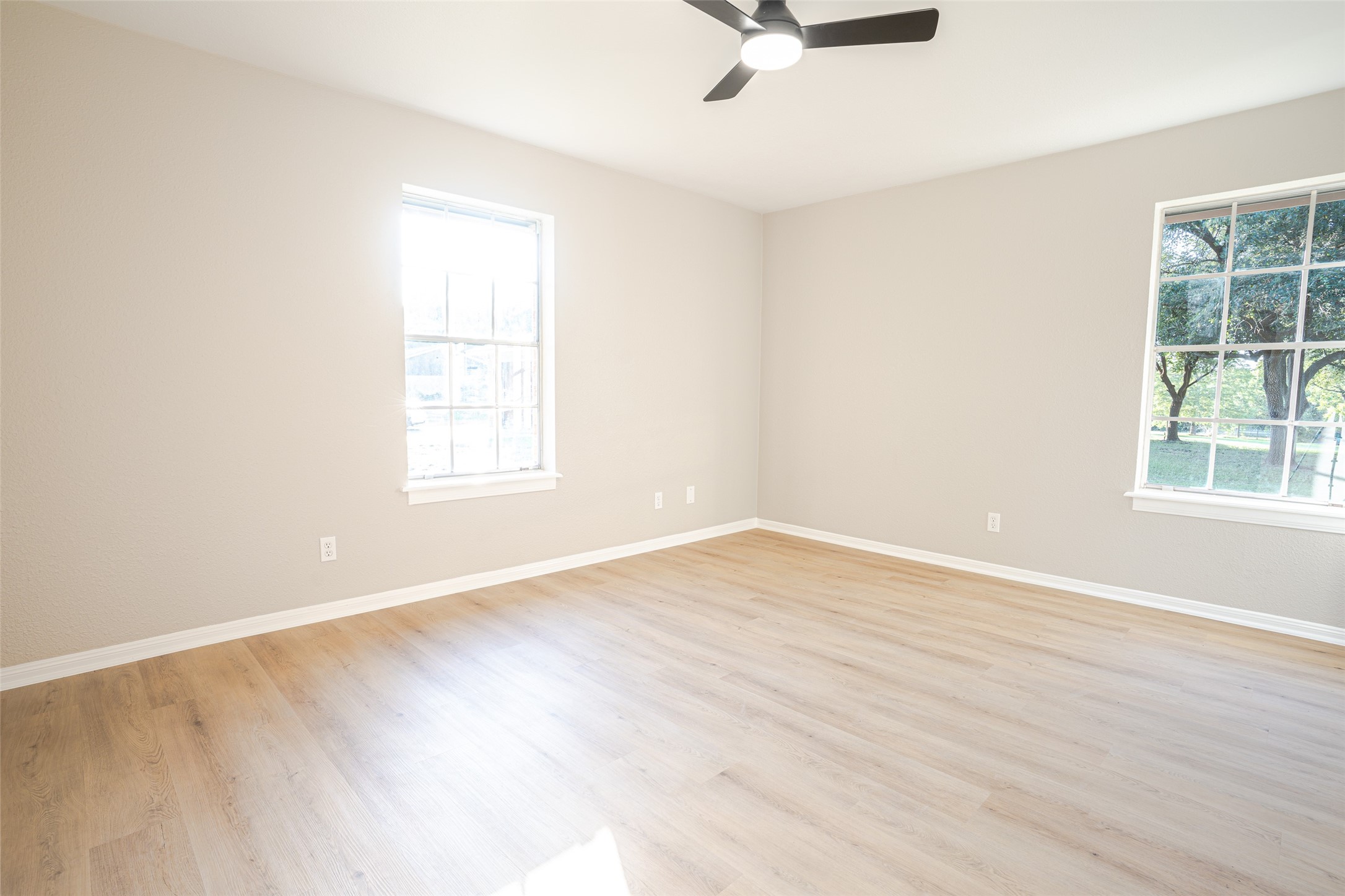 1601 Westwind Dr Property Photo 21