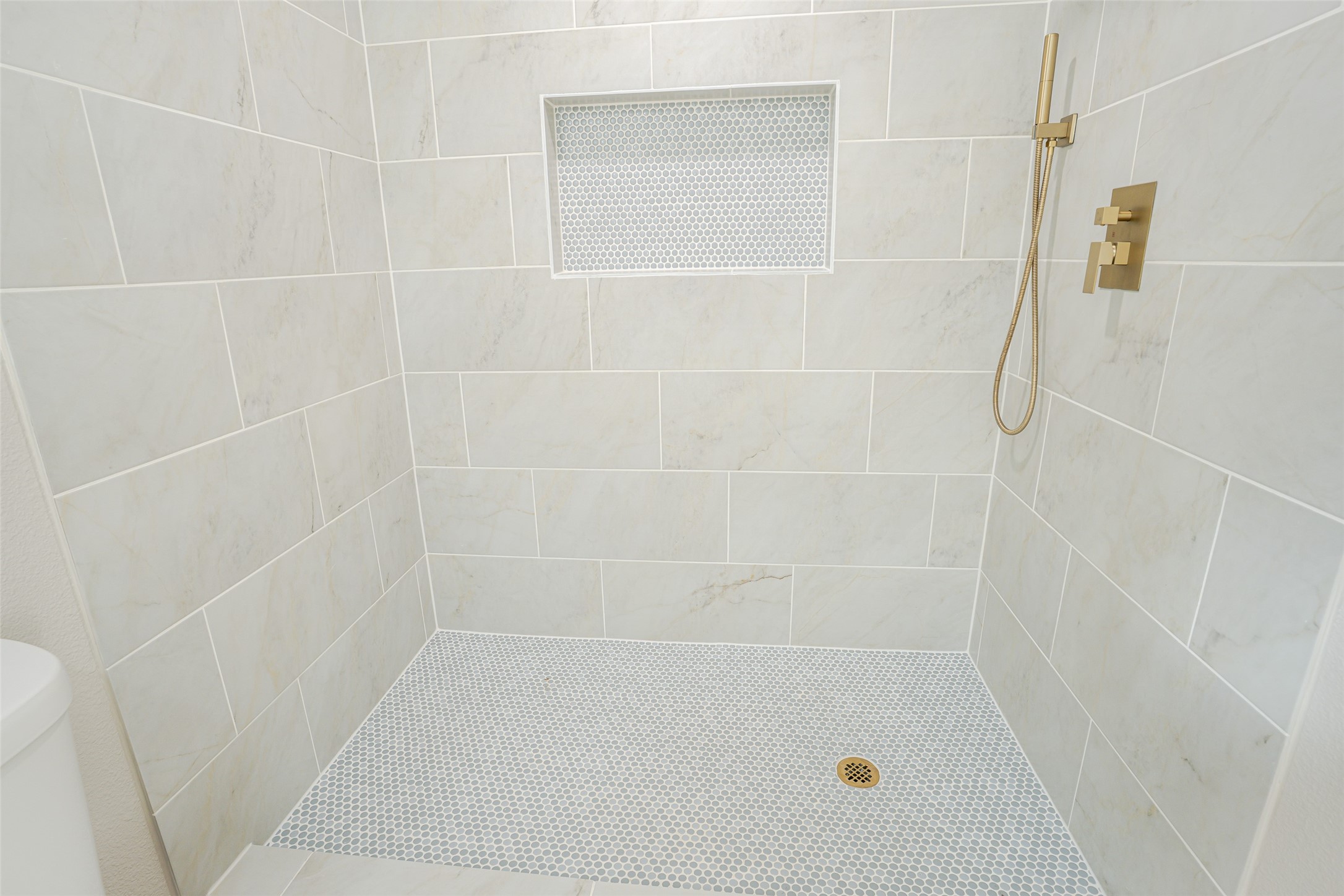 1601 Westwind Dr Property Photo 24