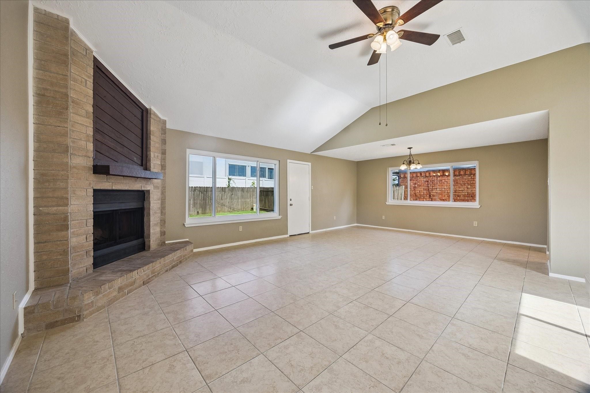 16819 Quail Crest Court Property Photo 2