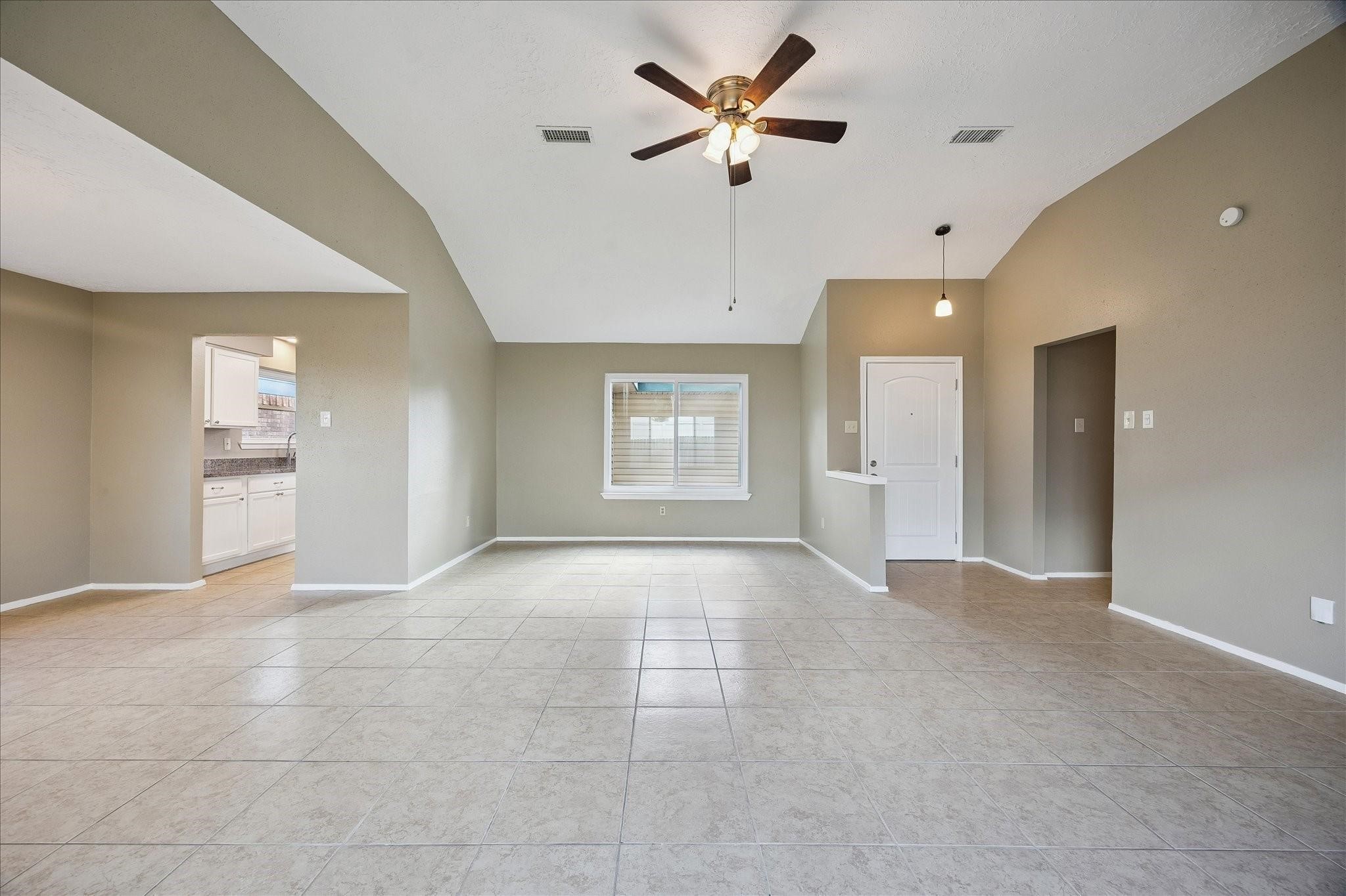 16819 Quail Crest Court Property Photo 4