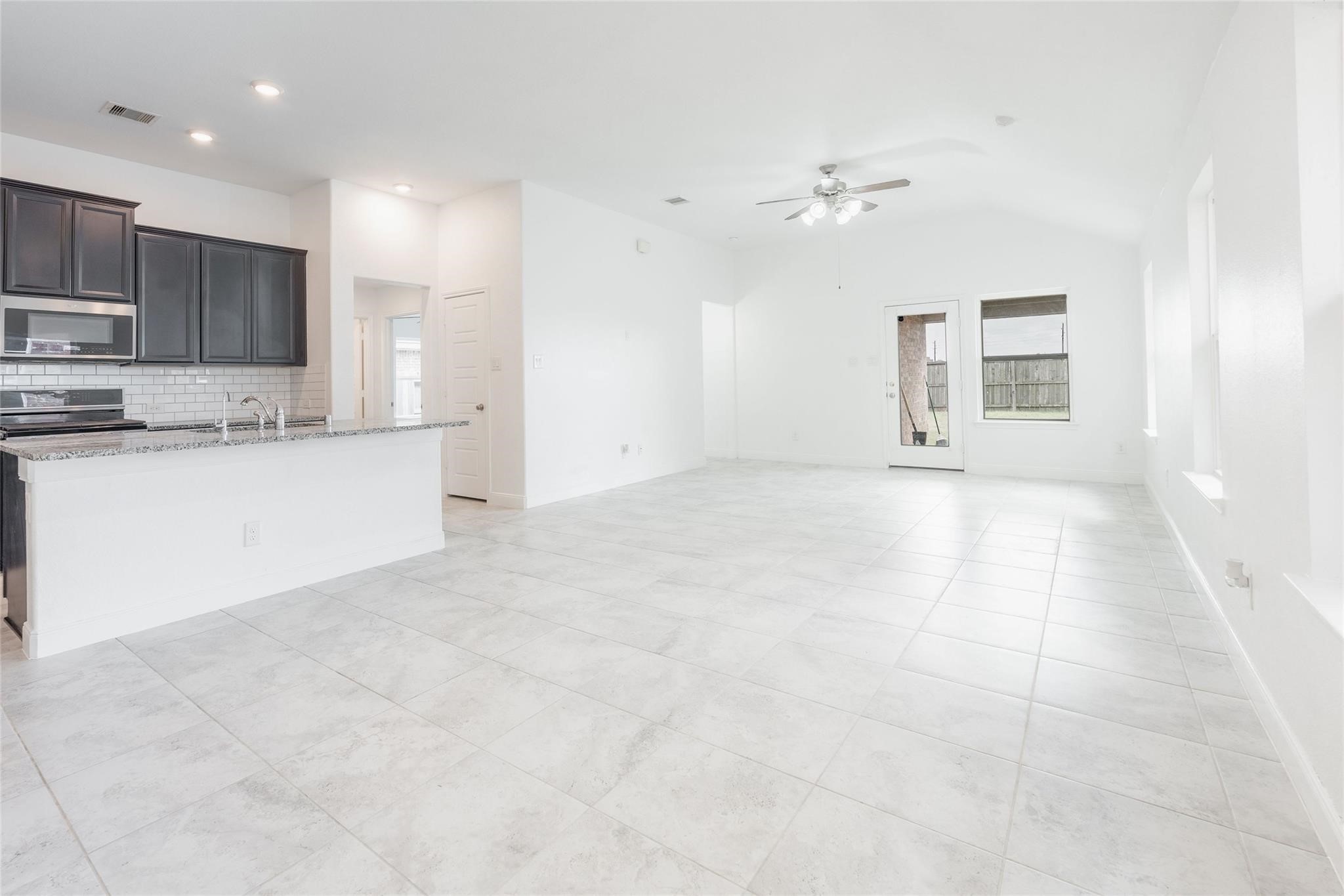 24207 Asher Hollow Lane Property Photo 3