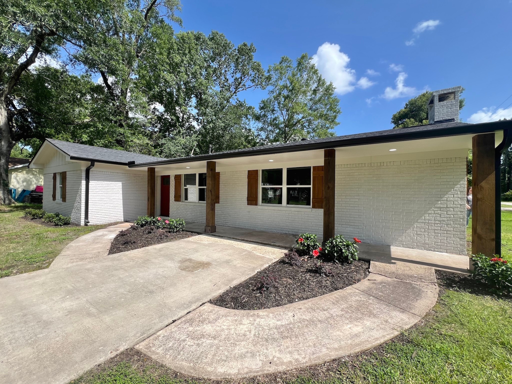 285 Elm Street Property Photo