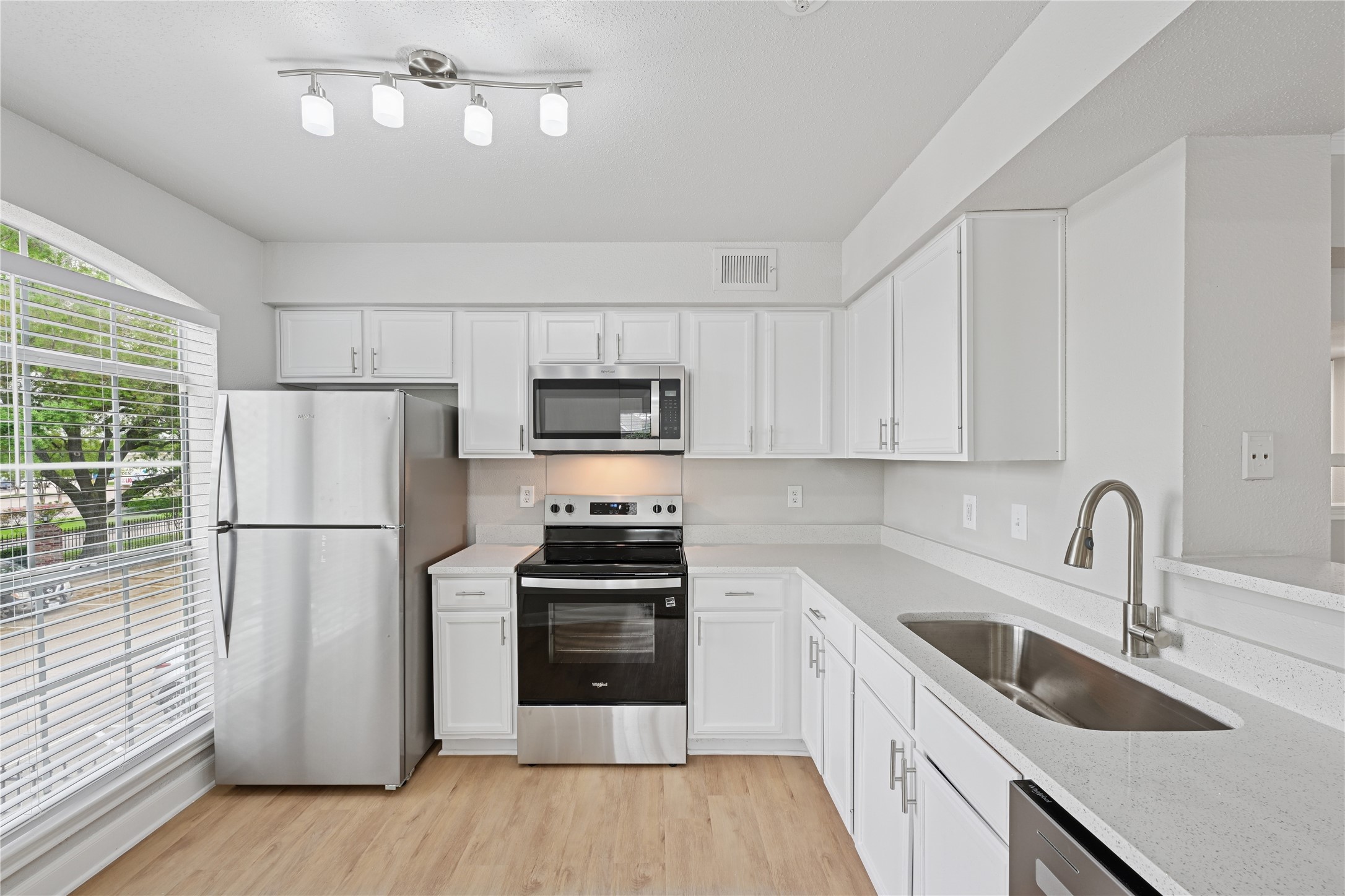 10990 West Road 808 Property Photo 14