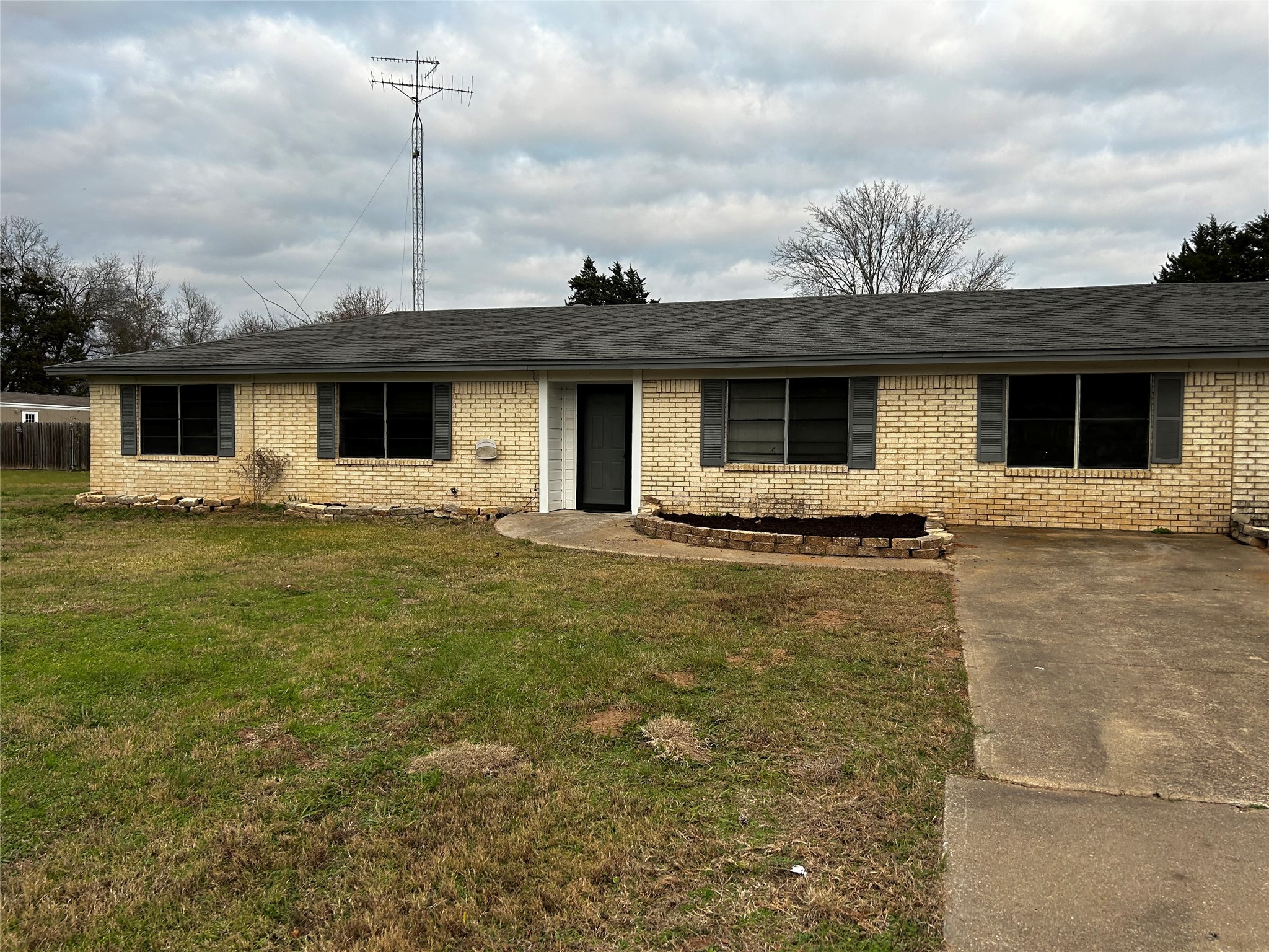 215 State Highway 75 South S Property Photo
