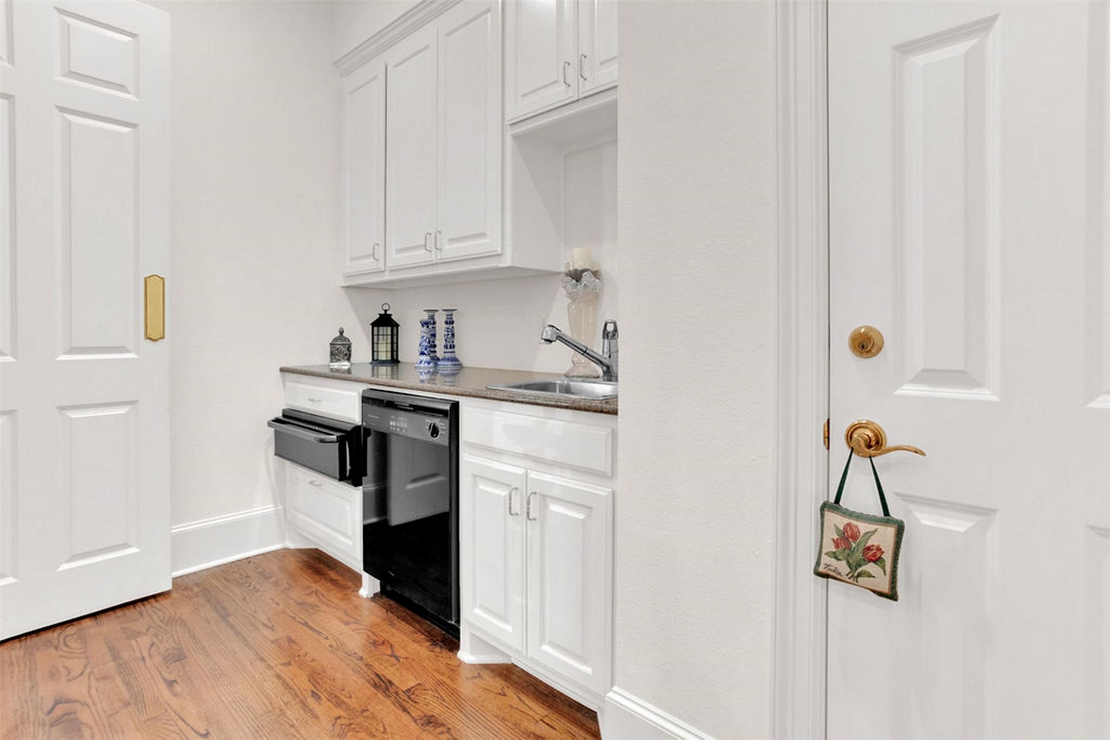 408 E Jolly Street Property Photo 14