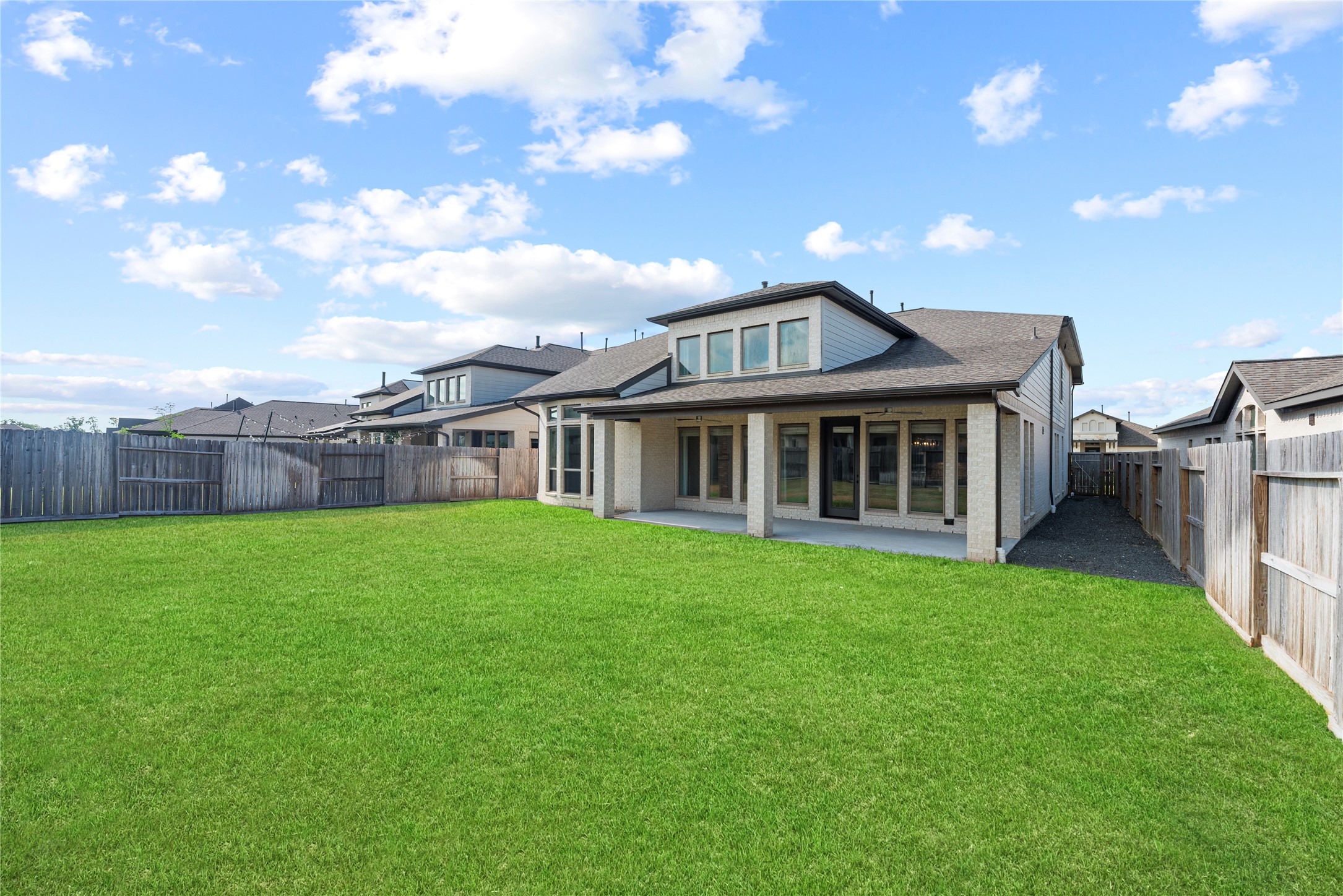 9511 Shaded Tree Drive Property Photo 4