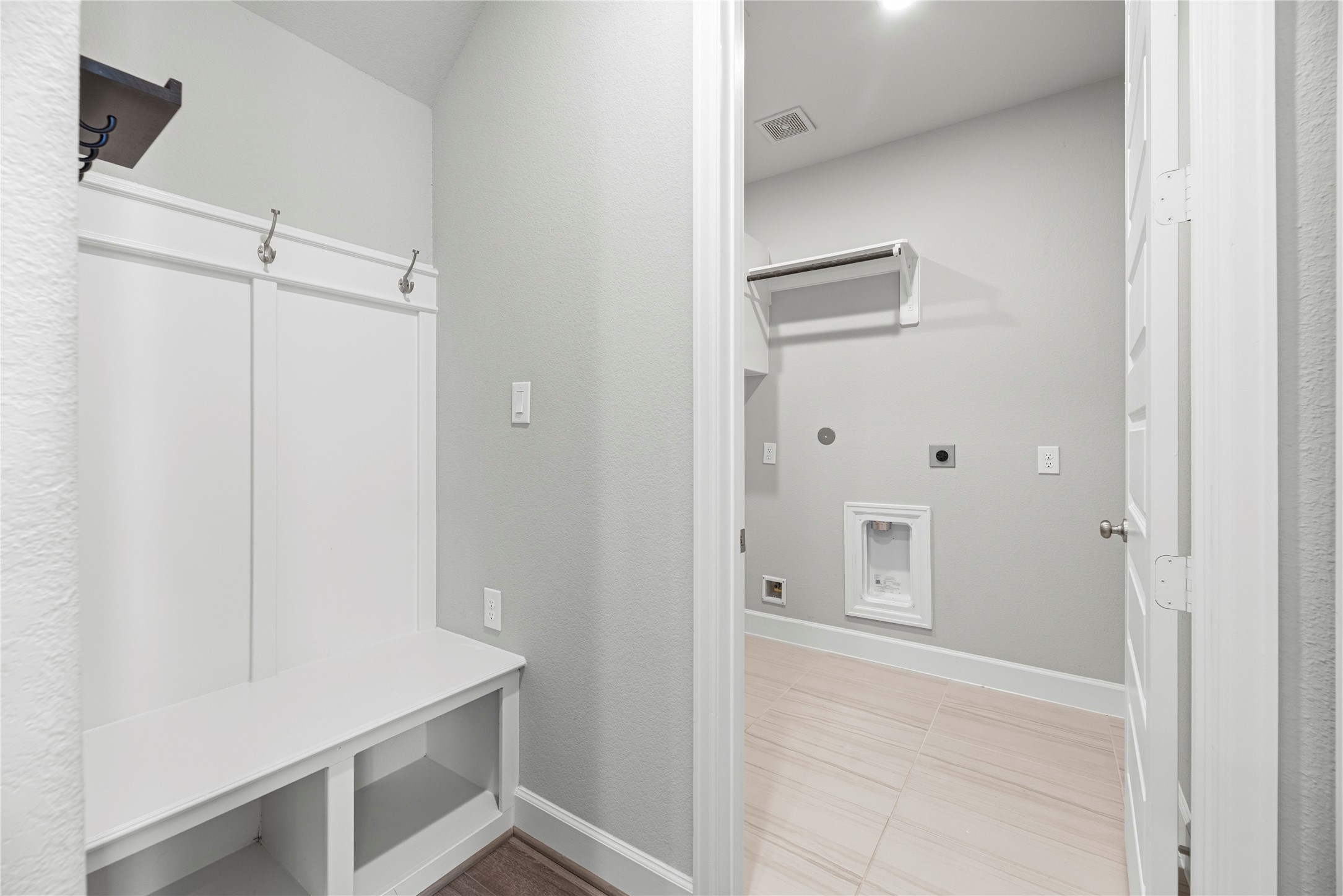 9511 Shaded Tree Drive Property Photo 10