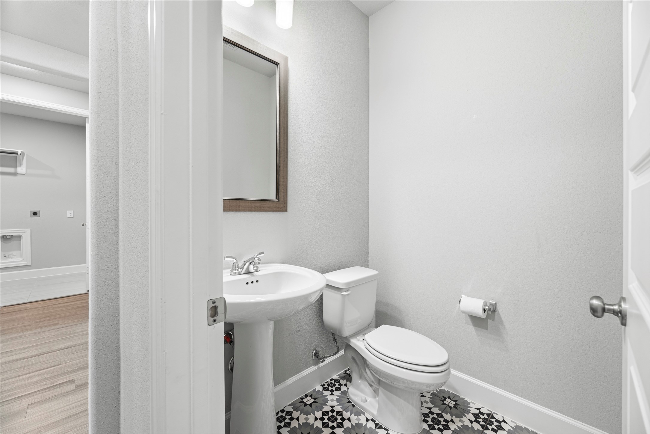 9511 Shaded Tree Drive Property Photo 11