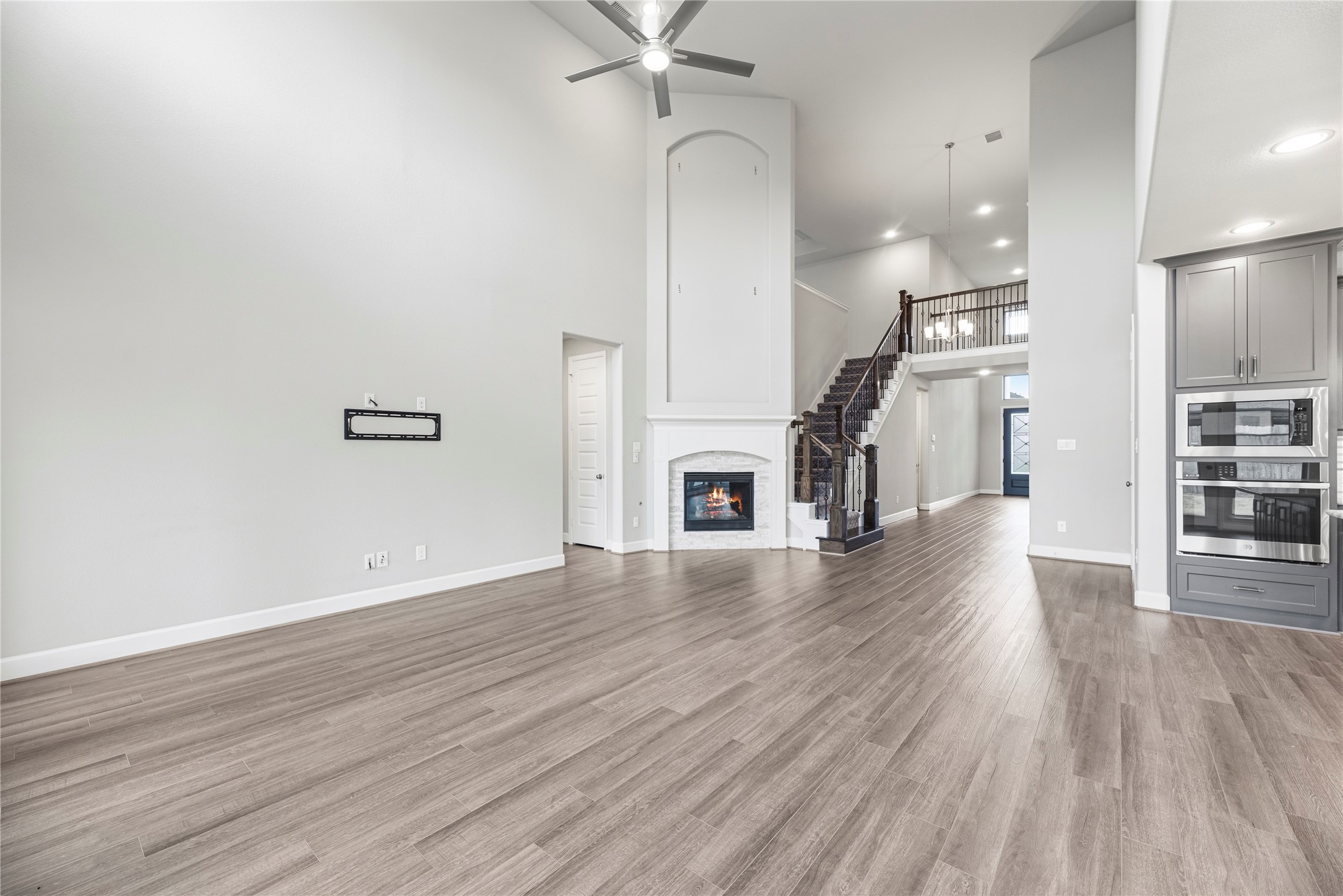 9511 Shaded Tree Drive Property Photo 17
