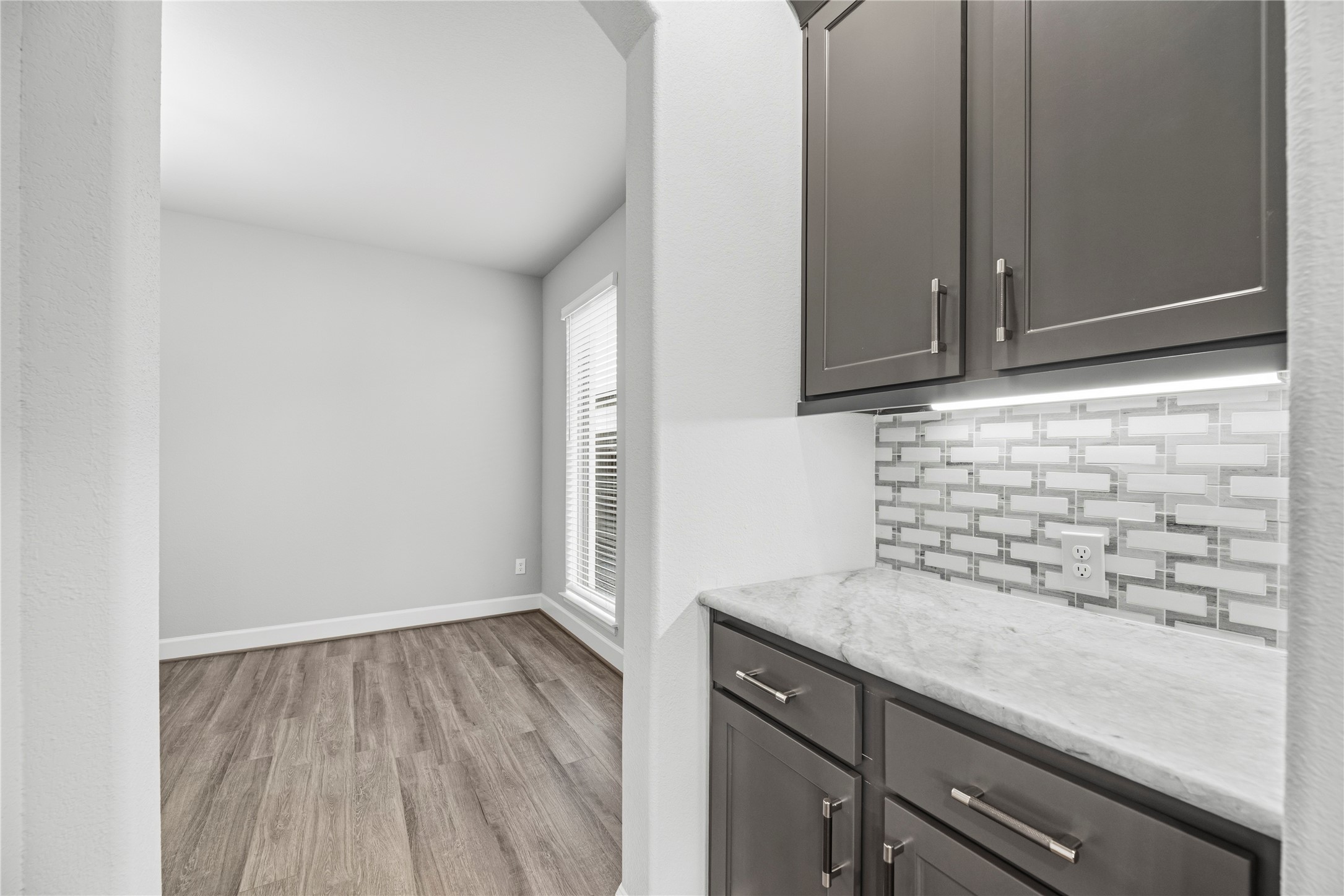 9511 Shaded Tree Drive Property Photo 21
