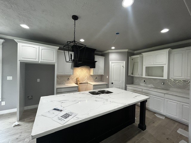 8585 Sana Drive Property Photo 5