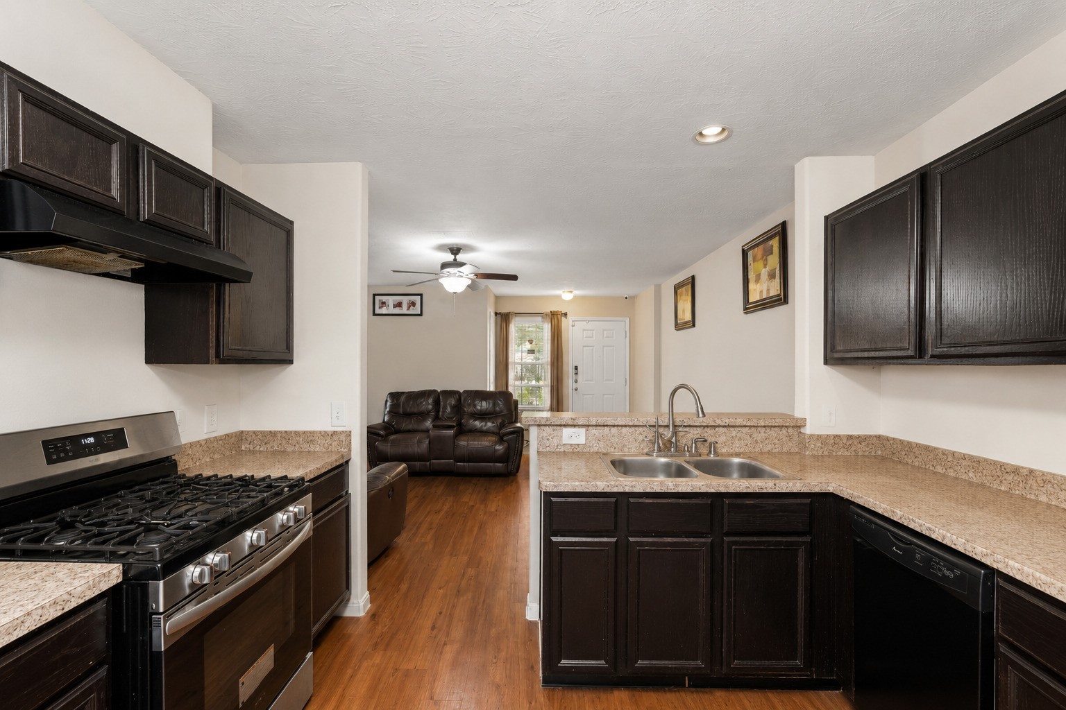 6015 Fergis Drive Property Photo 9