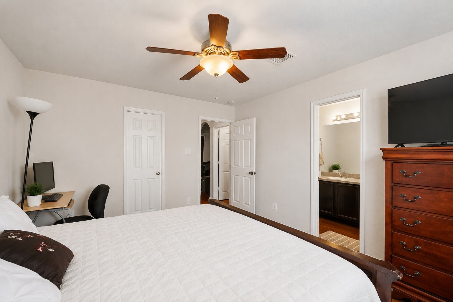 6015 Fergis Drive Property Photo 13