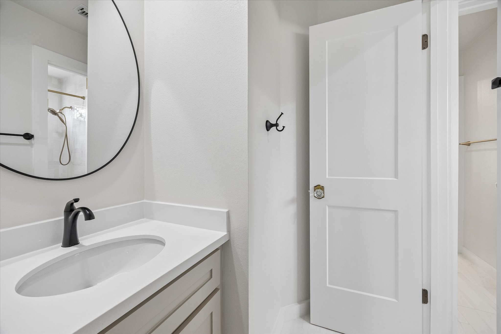 7915 Huddersfield Court Property Photo 28