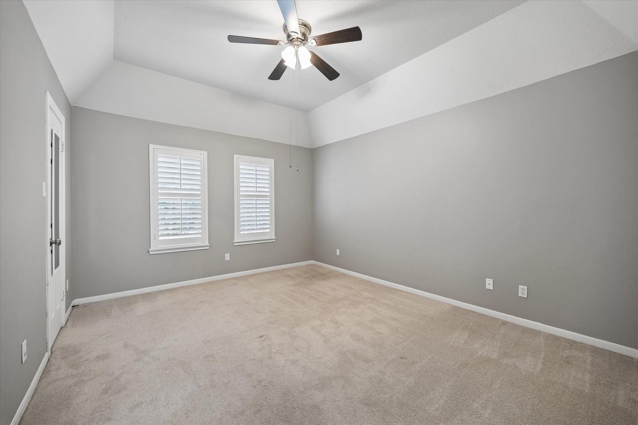 7915 Huddersfield Court Property Photo 30