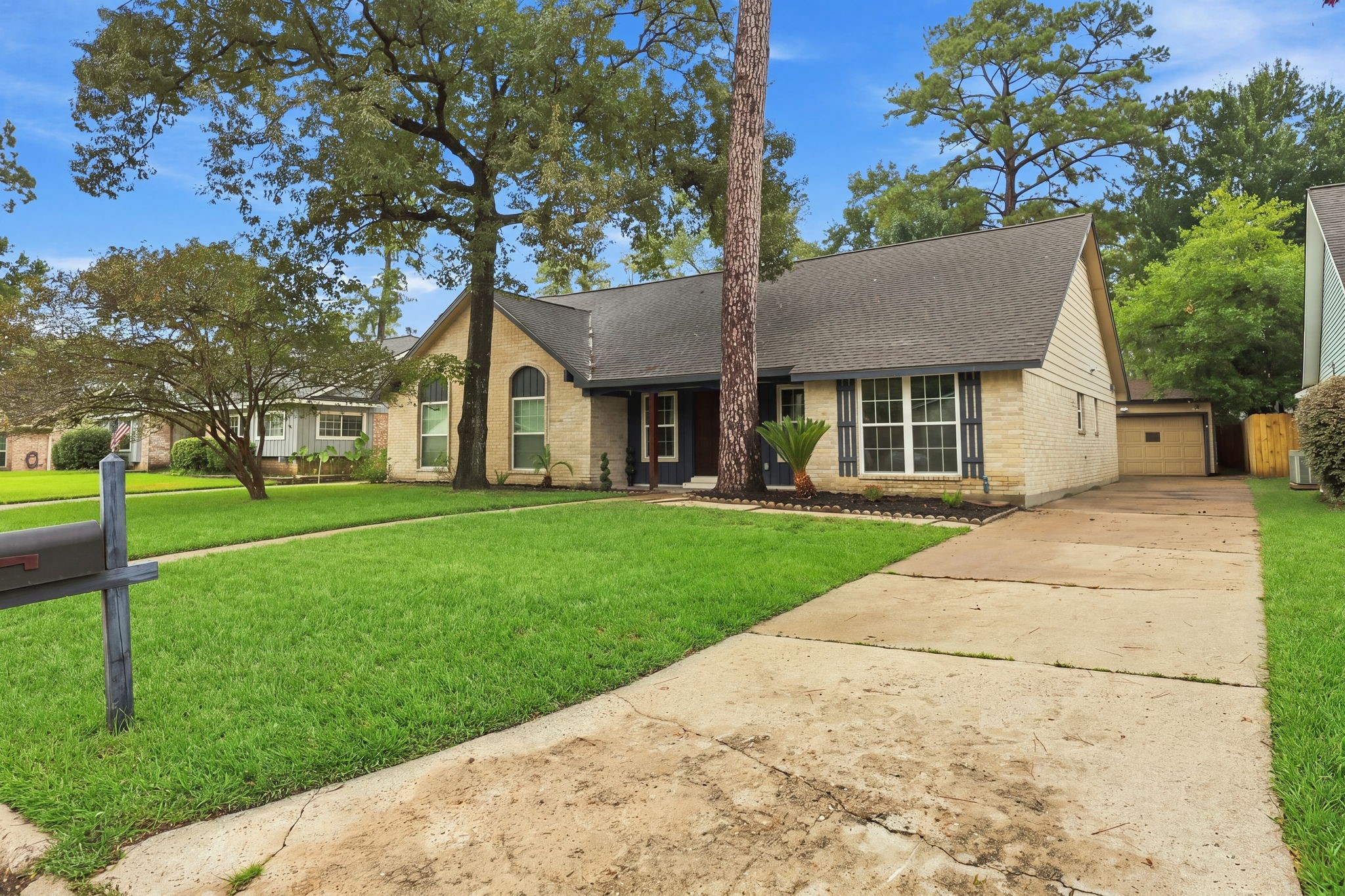 25514 Fairbrook Lane Property Photo 3