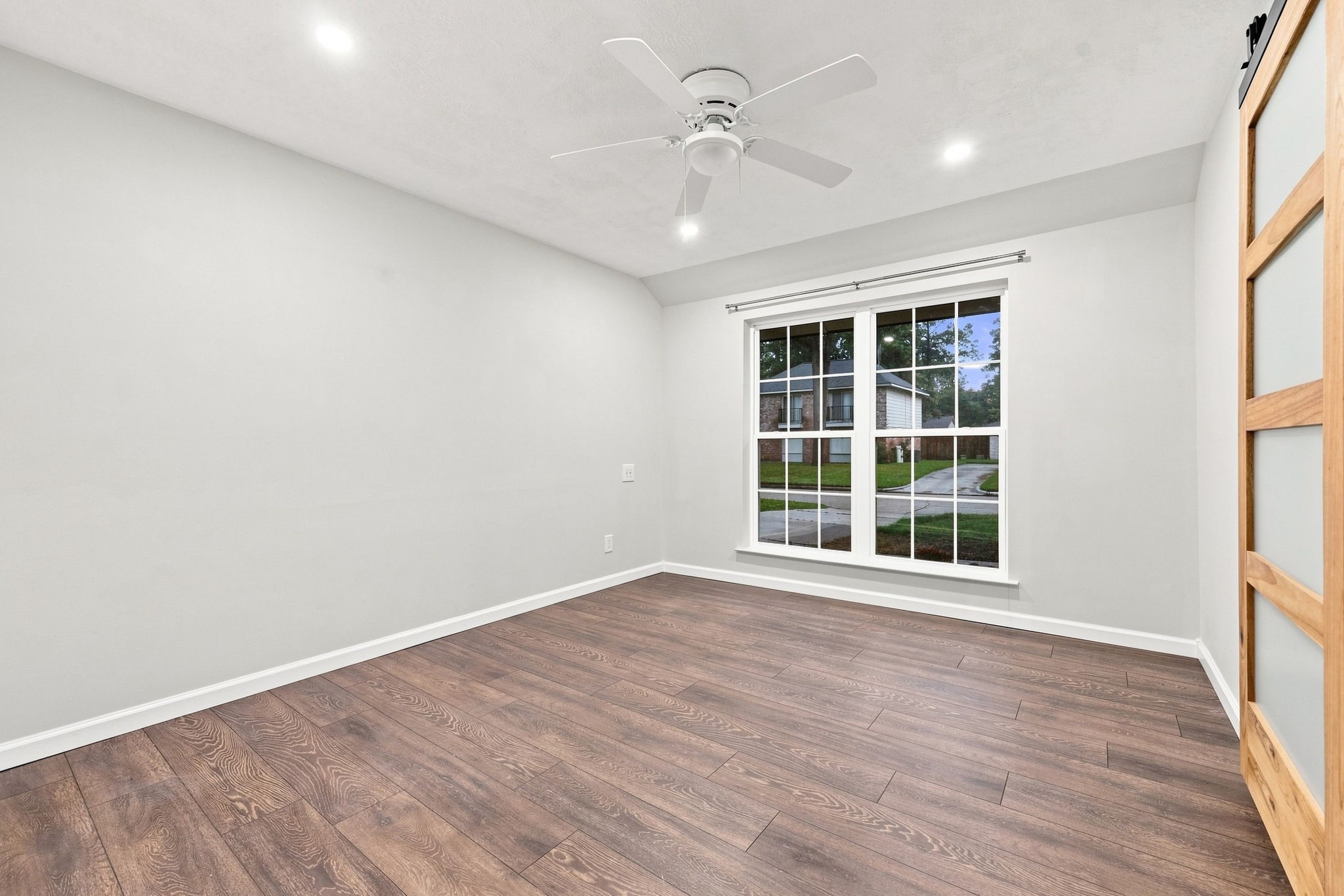 25514 Fairbrook Lane Property Photo 8