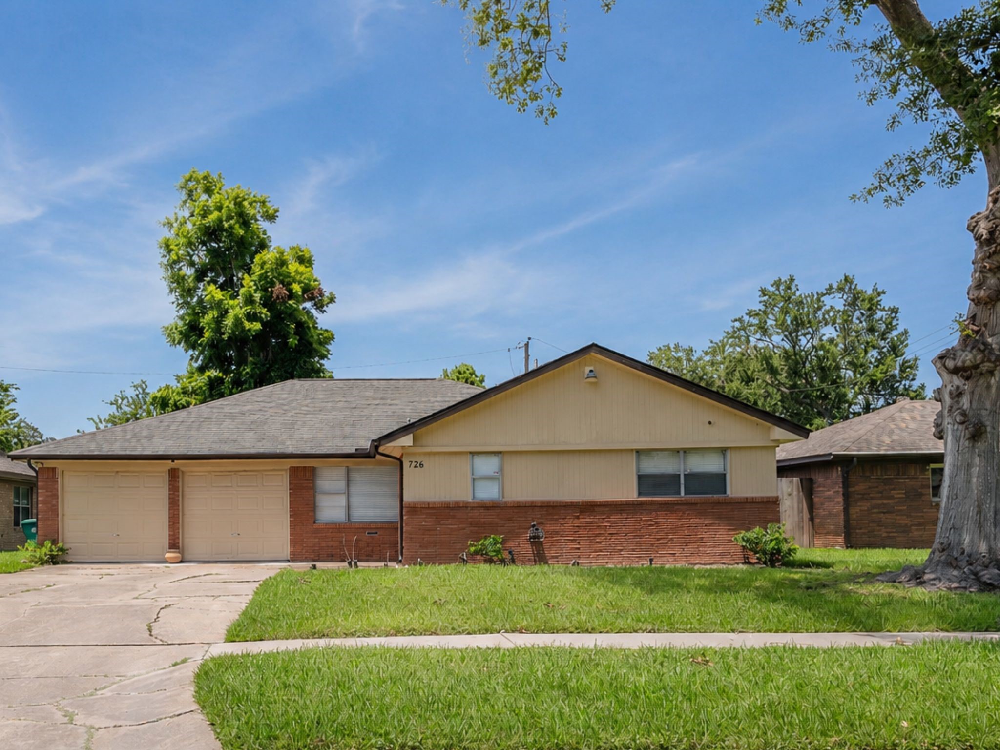 726 Skylark Road Property Photo 2