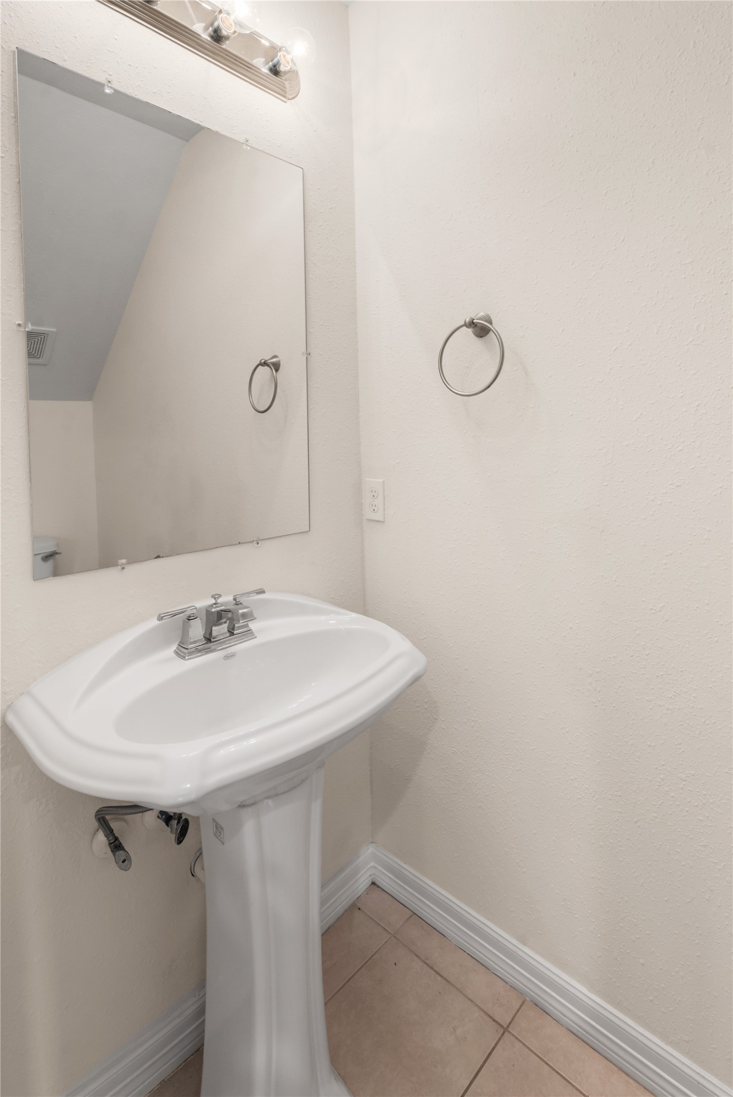 2407 Ferguson Way Rd Road 1 Property Photo 8