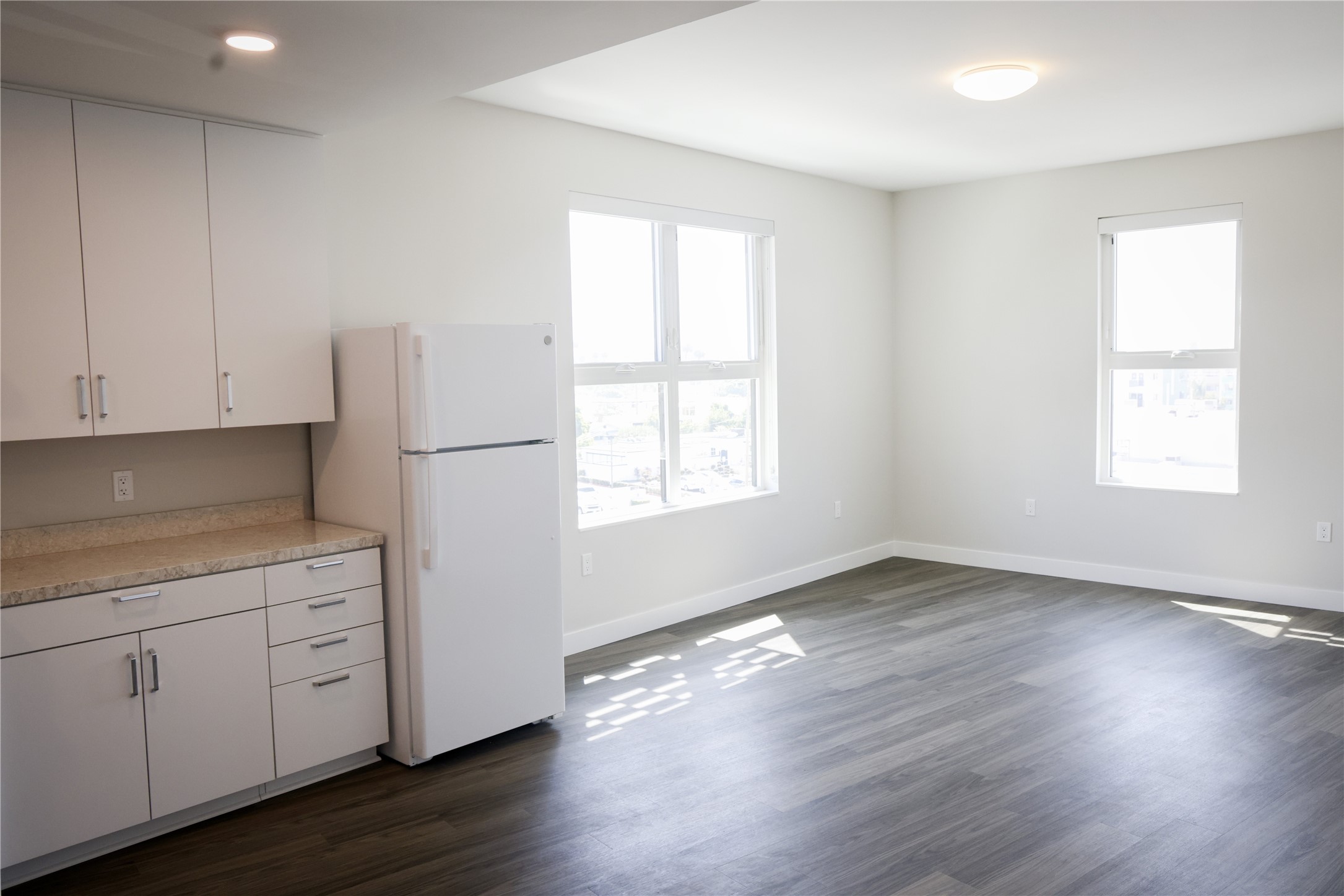 305 E Street Property Photo 4