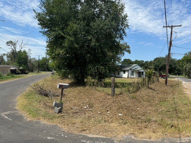 410 Montgomery Street Property Photo 7