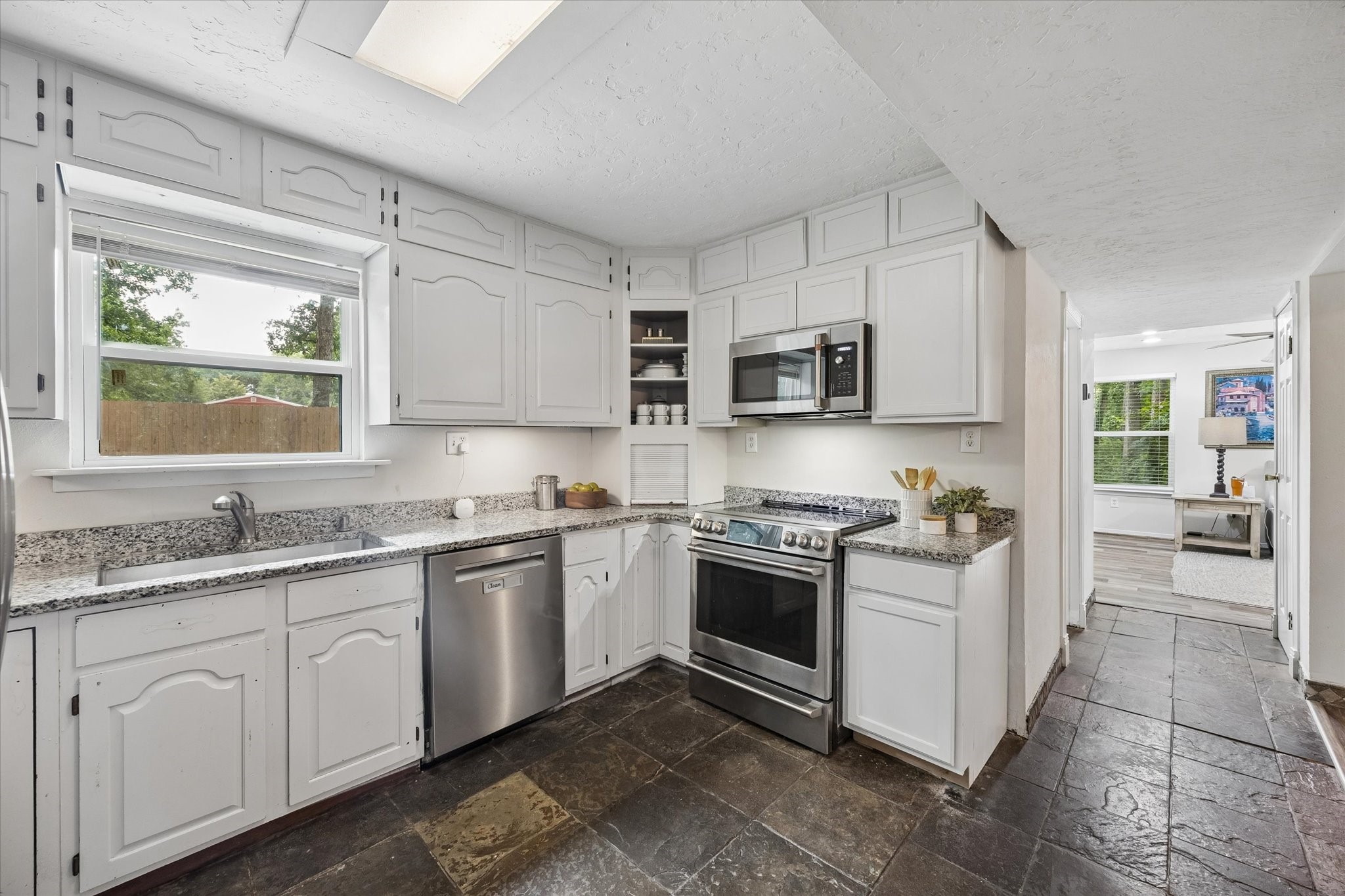 10765 Champion Forest Road Property Photo 12