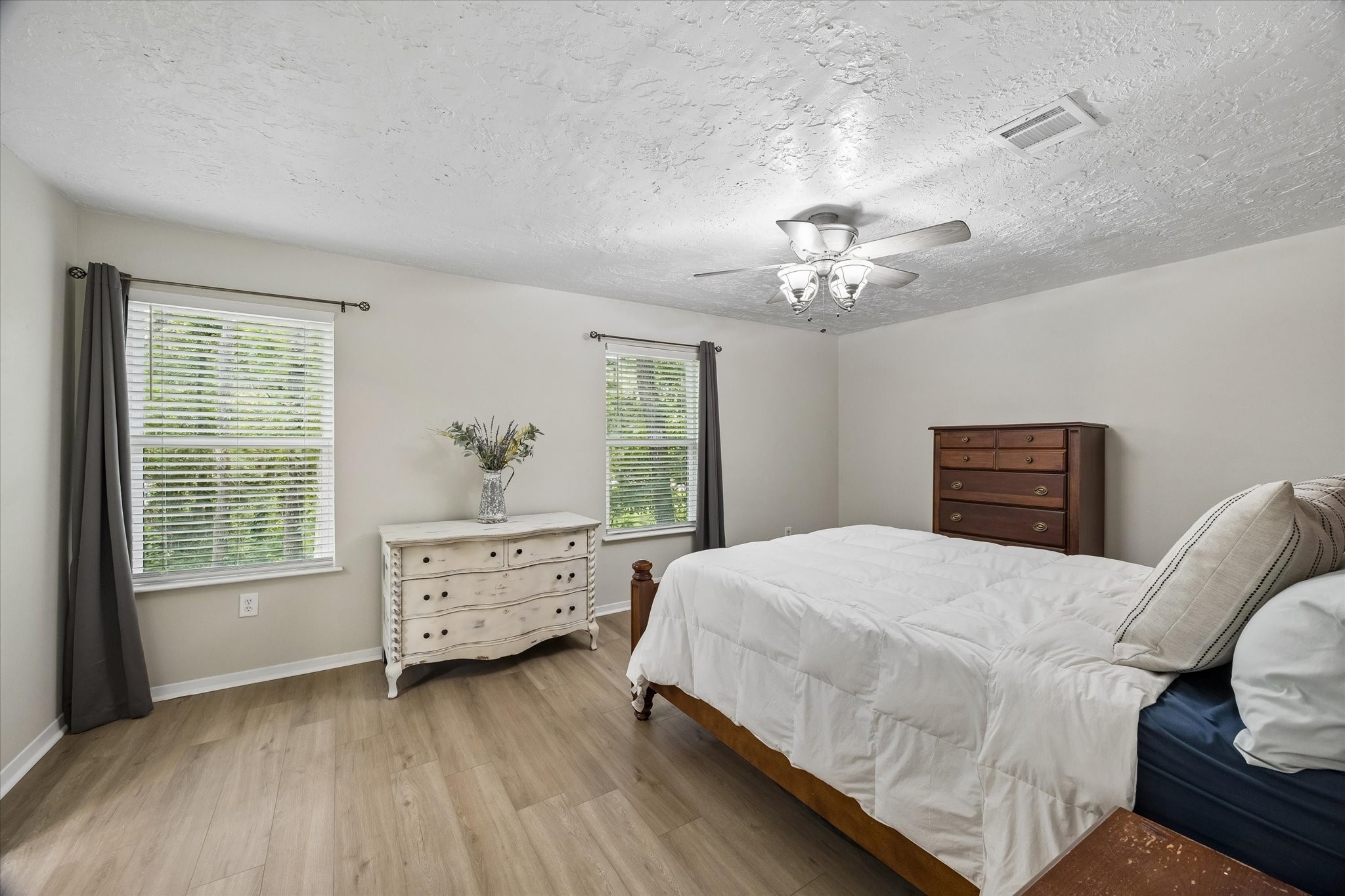 10765 Champion Forest Road Property Photo 18