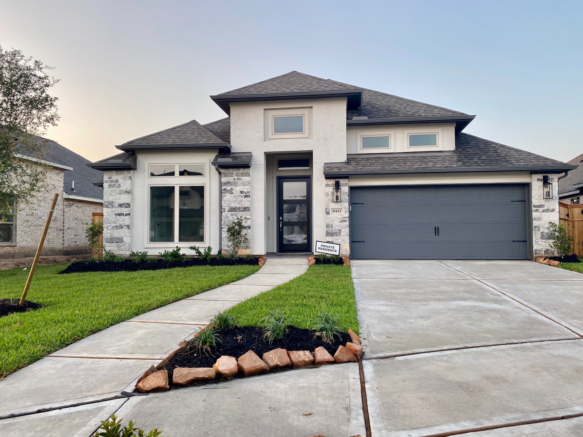 9411 Trestle Creek Court Property Photo 1