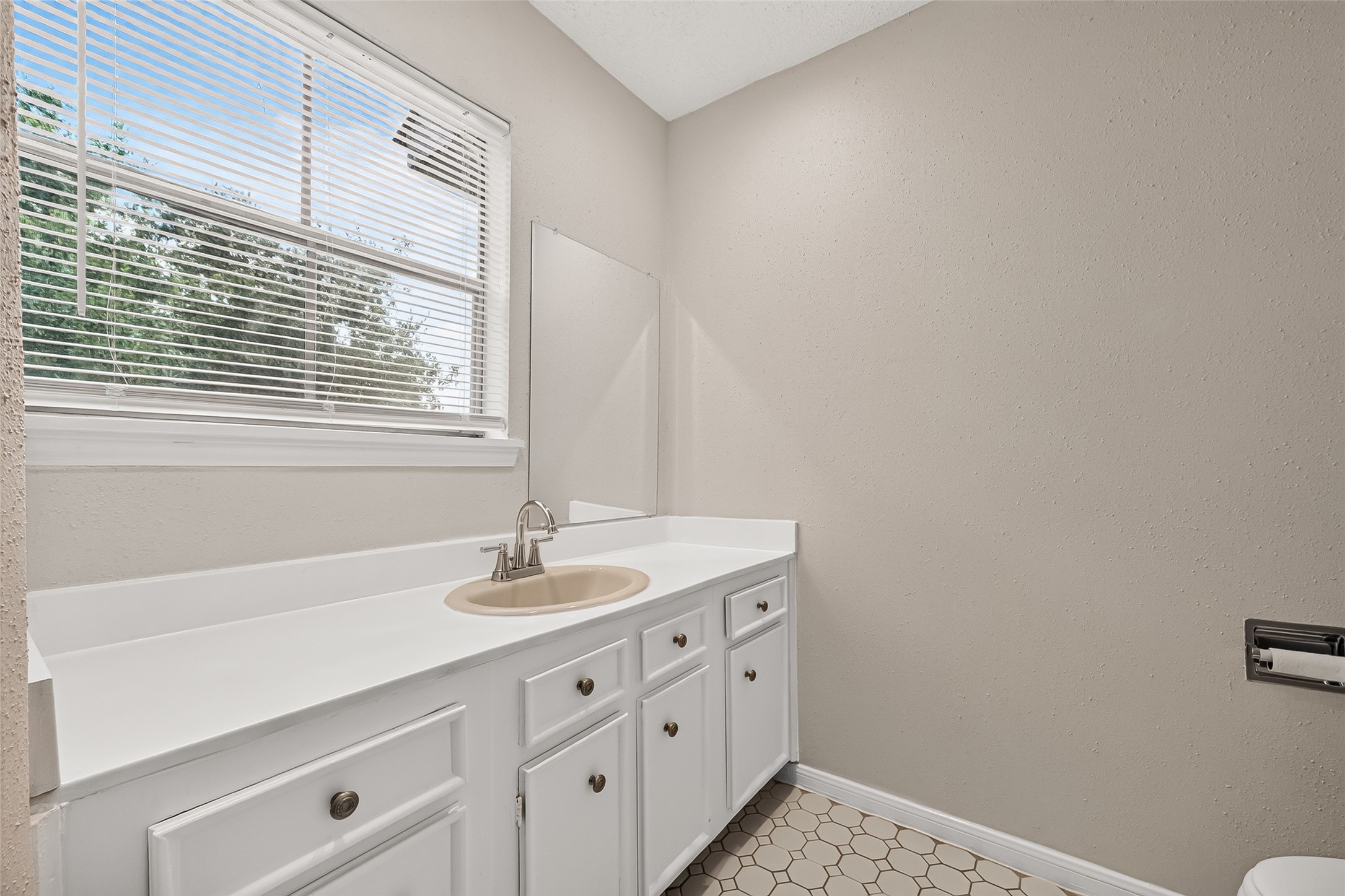7700 Creekbend Drive 49 Property Photo 20